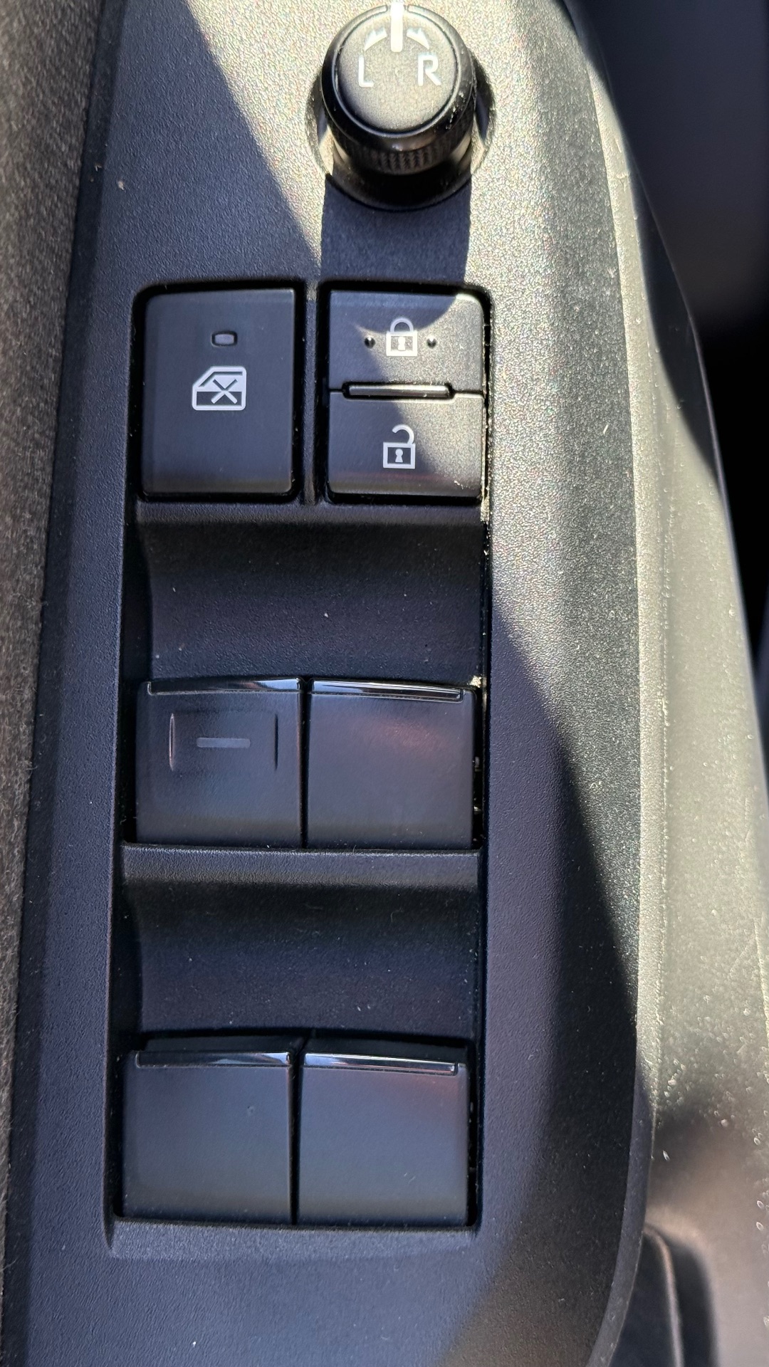 Toyota Yaris hybrid 136ch Design
