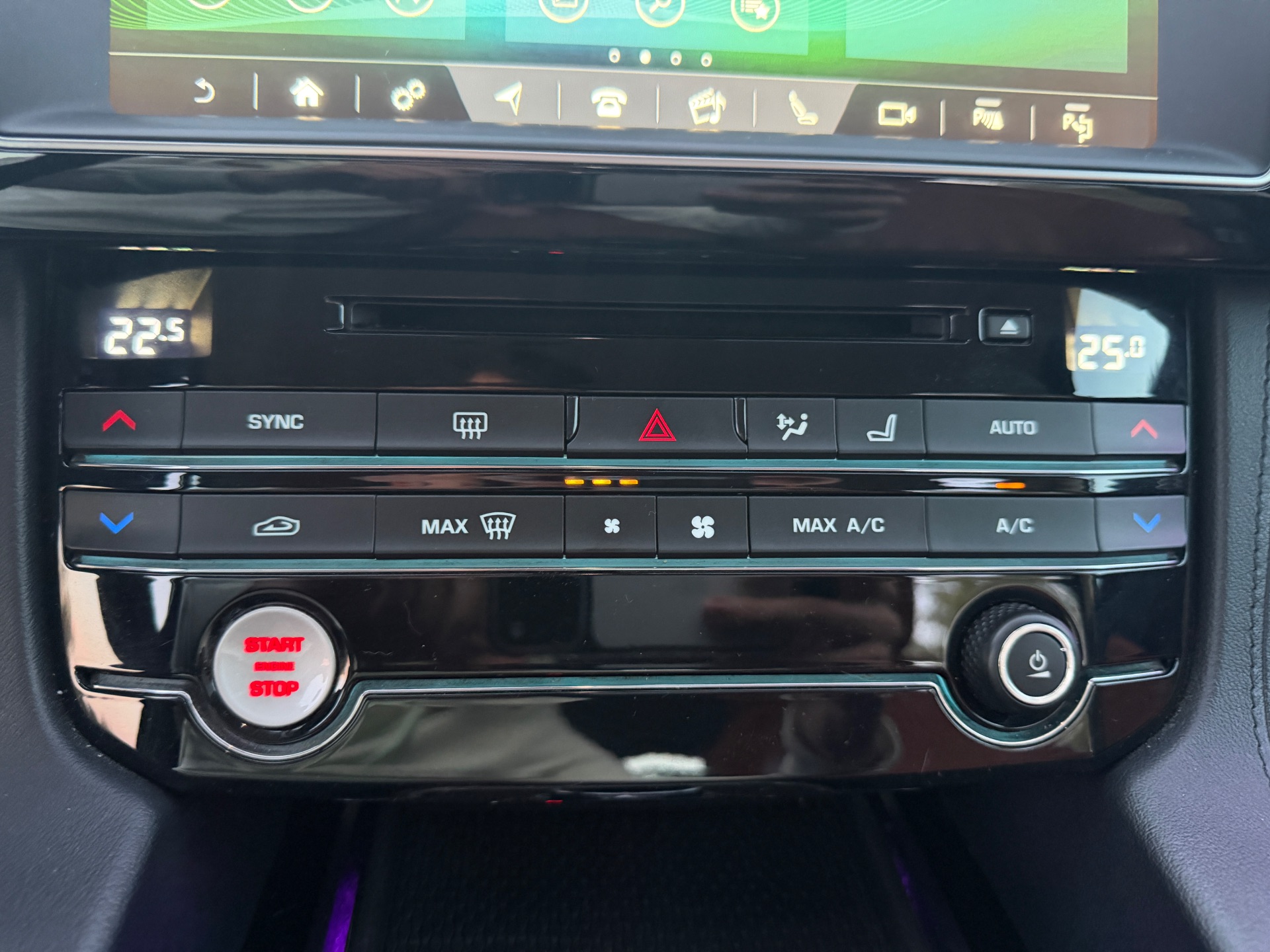Jaguar F-Pace 2.0 D 180ch Portfolio 4X4