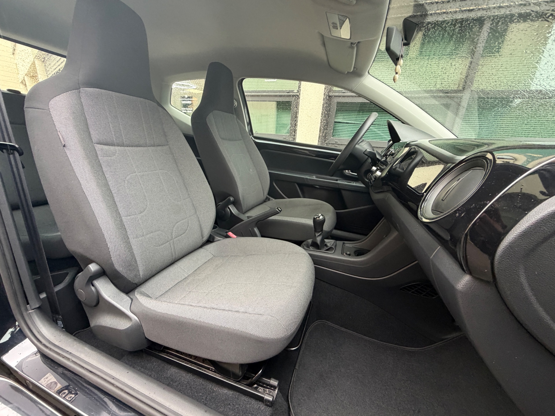 Volkswagen up! 1.0 75ch “Black Up”
