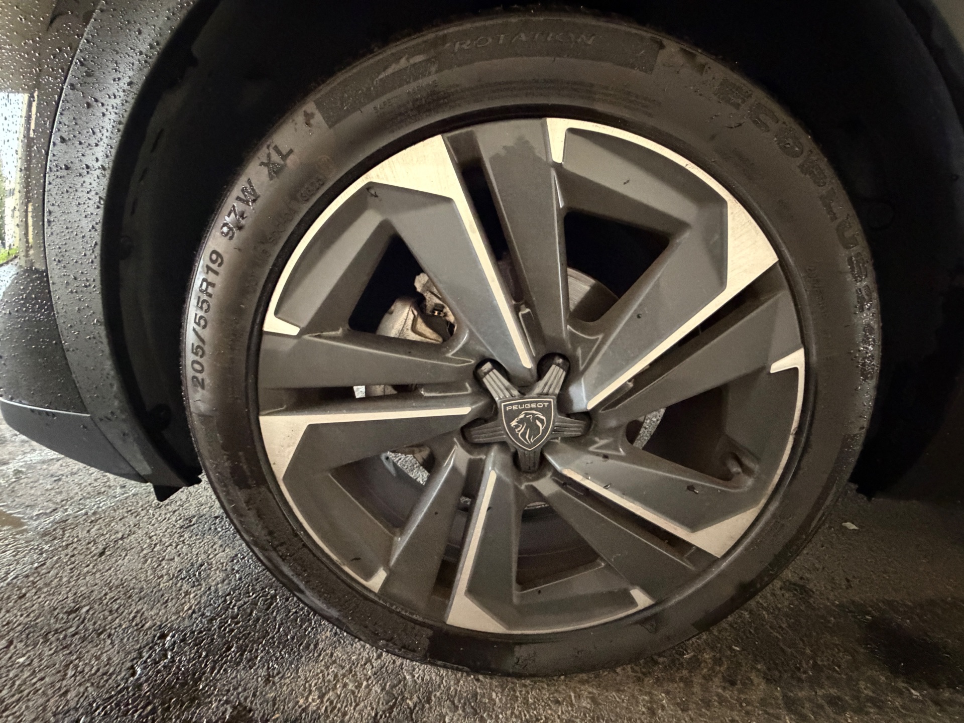 Peugeot 408 1.2 THP Puretech 130ch “Allure Pack”