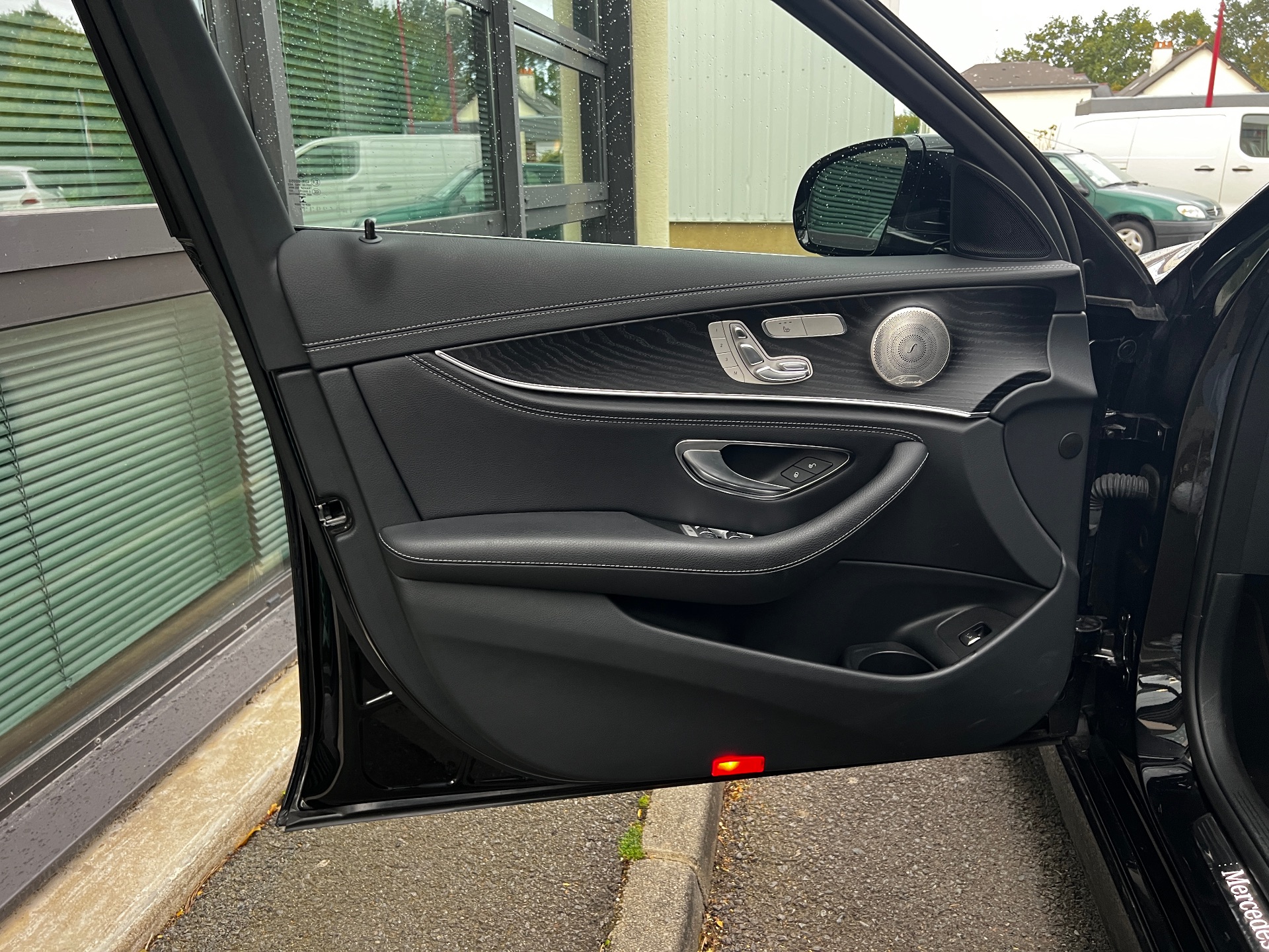 MERCEDES-BENZ Classe E 220 D 194ch AMG-Line+