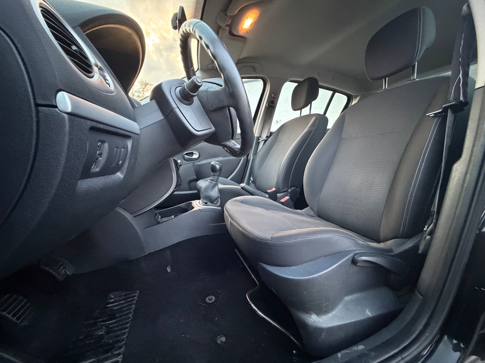 Renault Clio III 1.2 75ch
