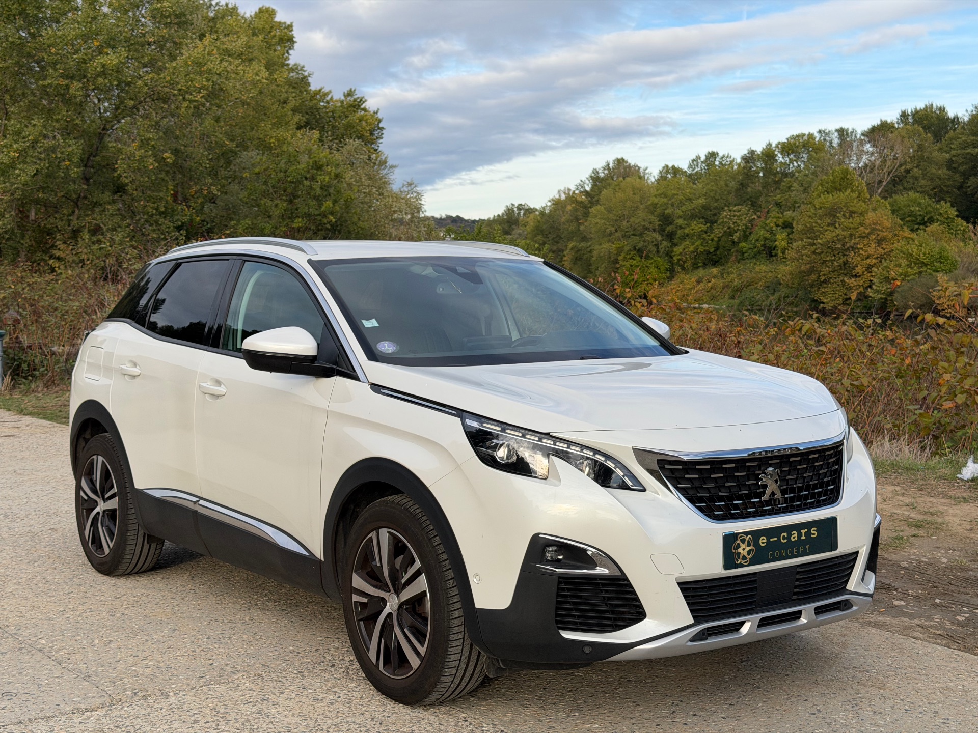 PEUGEOT 3008 1.2 puretech 130ch Allure