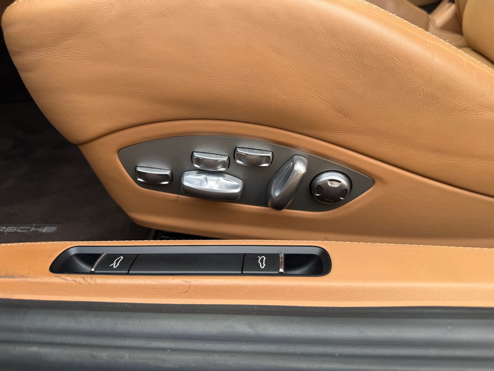 Porsche 911 4S 3.0 flat- 6 biturbo 420ch
