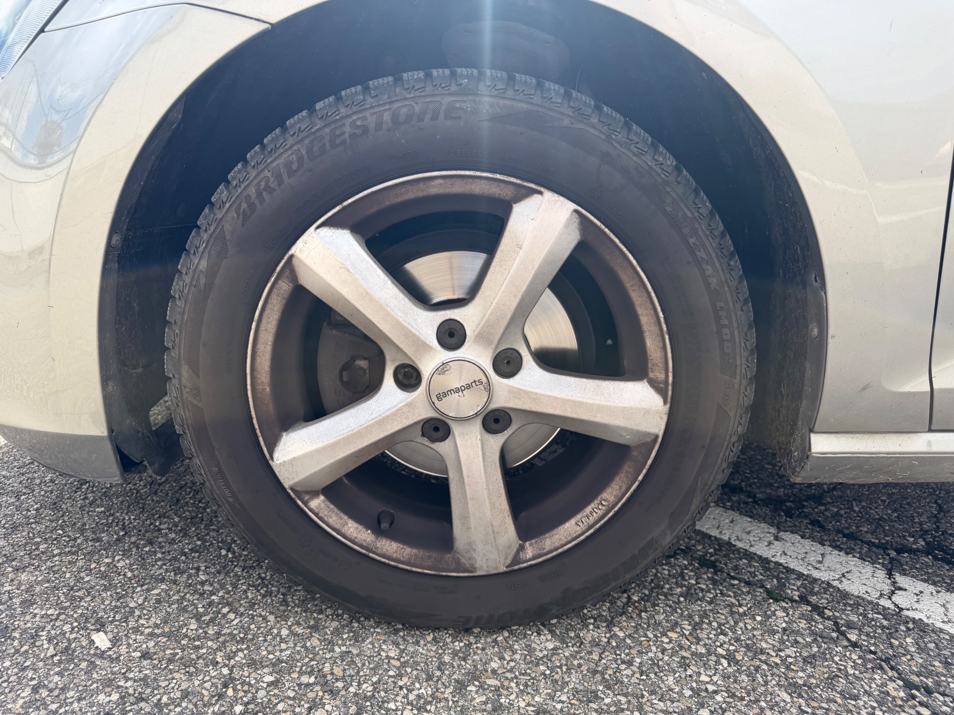 Volkswagen Golf 1.2 TSI 105ch CUP 4 pneus neige sur jantes
