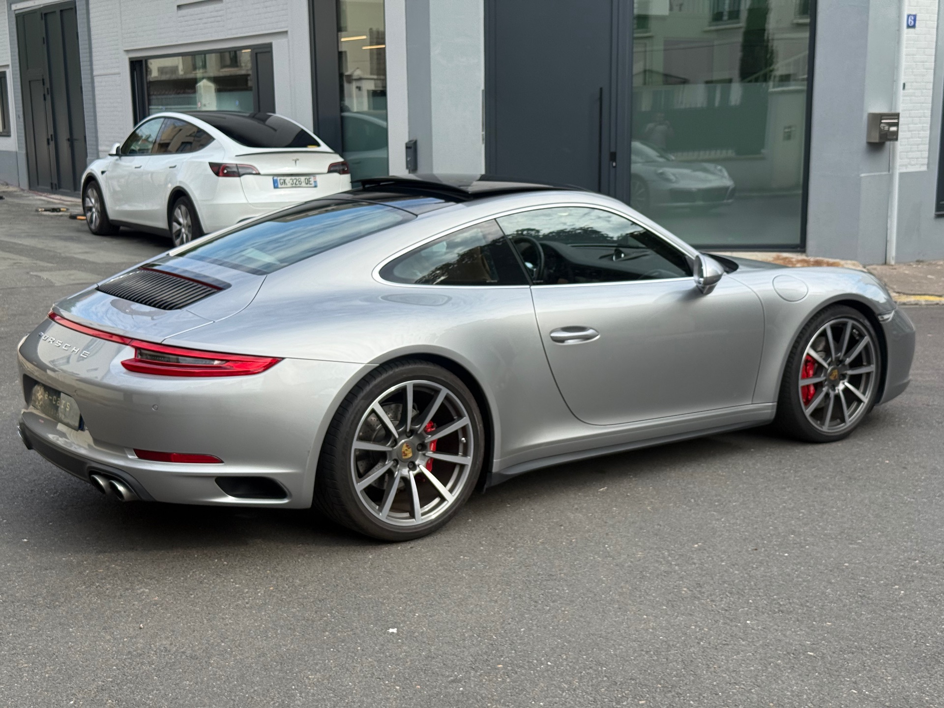 Porsche 911 4S 3.0 flat- 6 biturbo 420ch