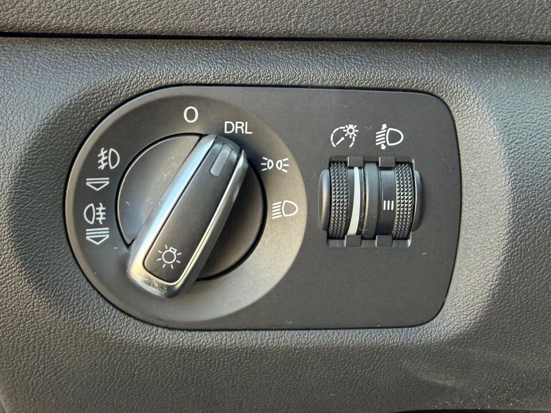 Audi A3 1.6 tdi 105ch AMBITION