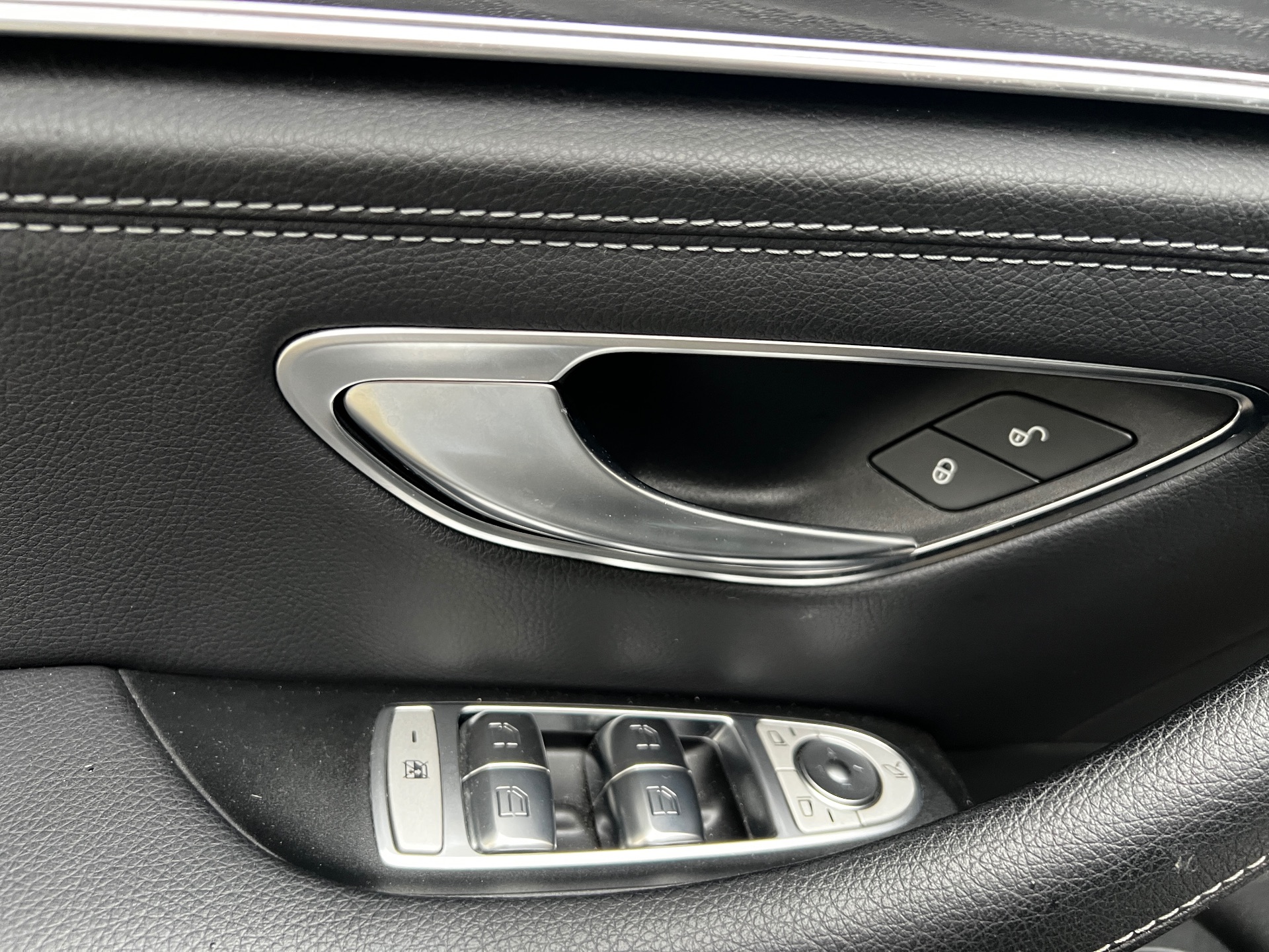 MERCEDES-BENZ Classe E 220 D 194ch AMG-Line+