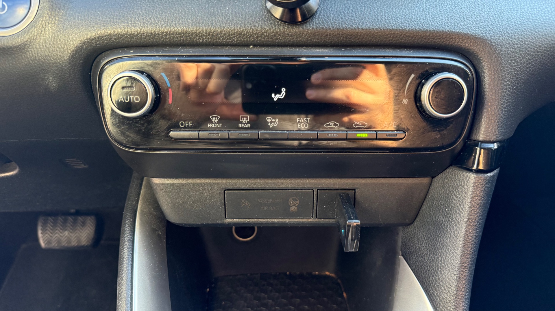 Toyota Yaris hybrid 136ch Design