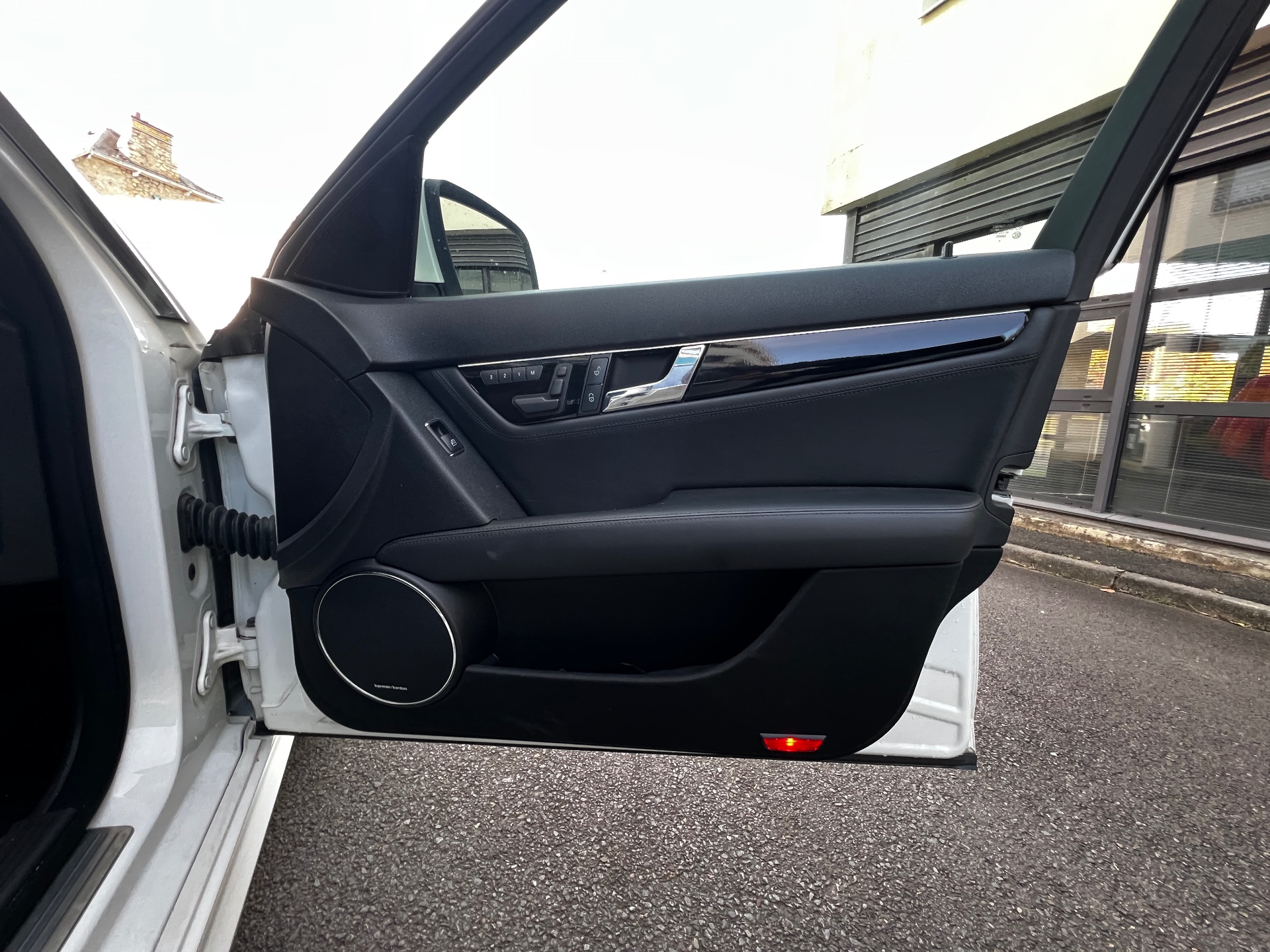 Mercedes-Benz C63 V8 6,2L 457ch AMG