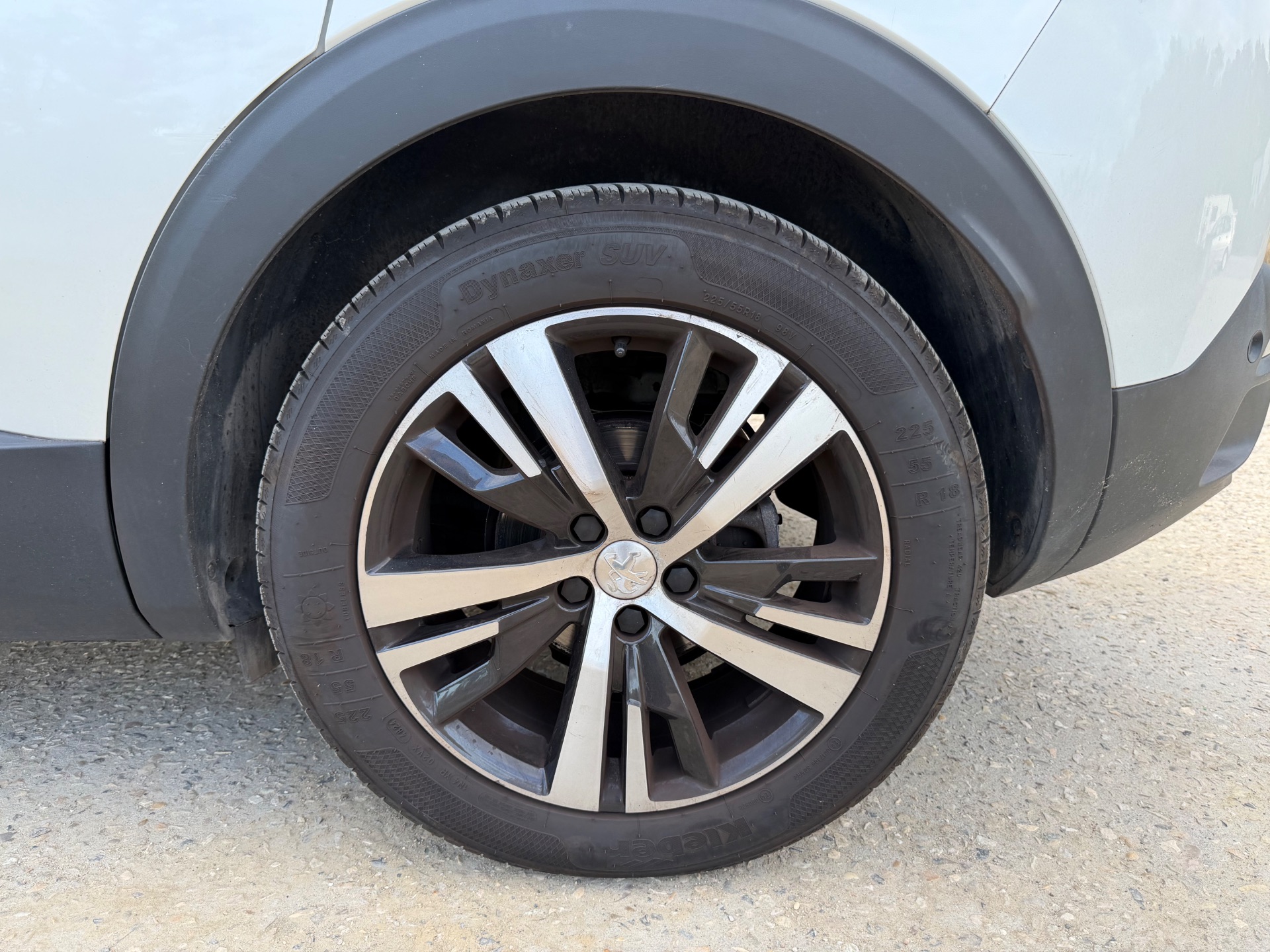 PEUGEOT 3008 1.2 puretech 130ch Allure