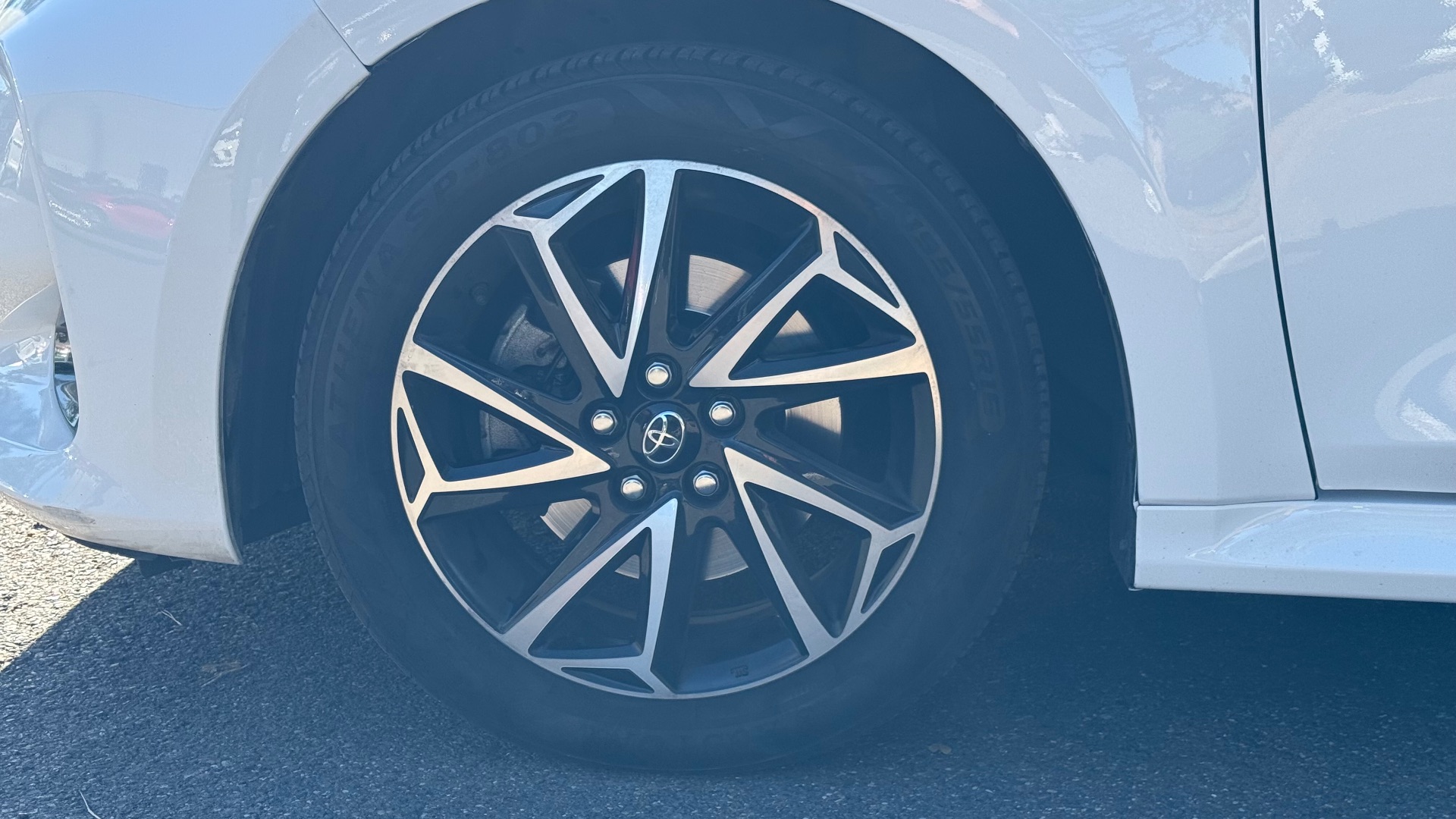 Toyota Yaris hybrid 136ch Design