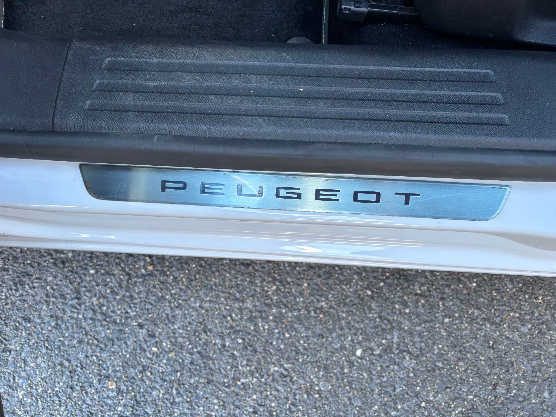 Peugeot 2008 1.2 130ch GT