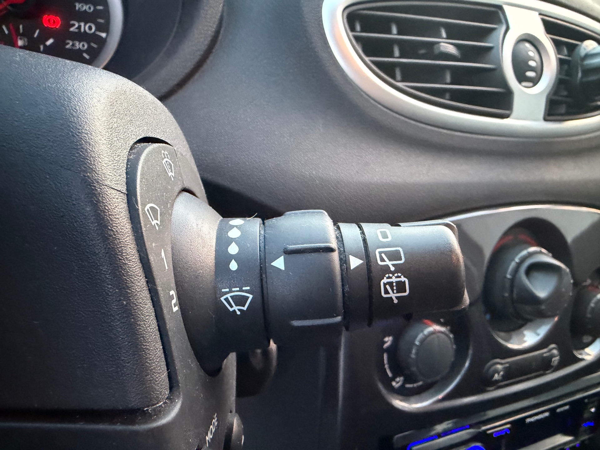 Renault Clio III 1.2 75ch