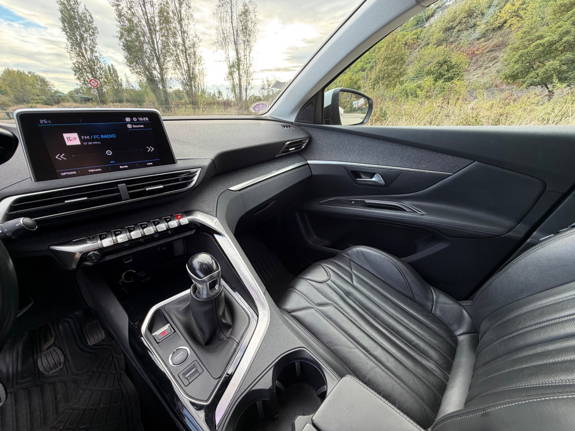 PEUGEOT 3008 1.2 puretech 130ch Allure