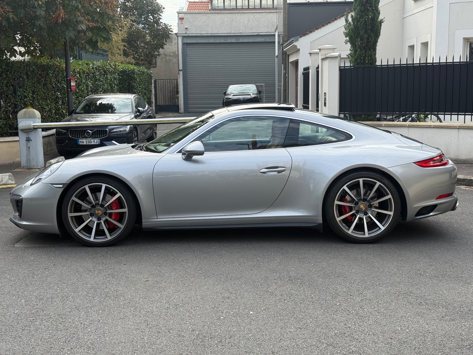 Porsche 911 4S 3.0 flat- 6 biturbo 420ch