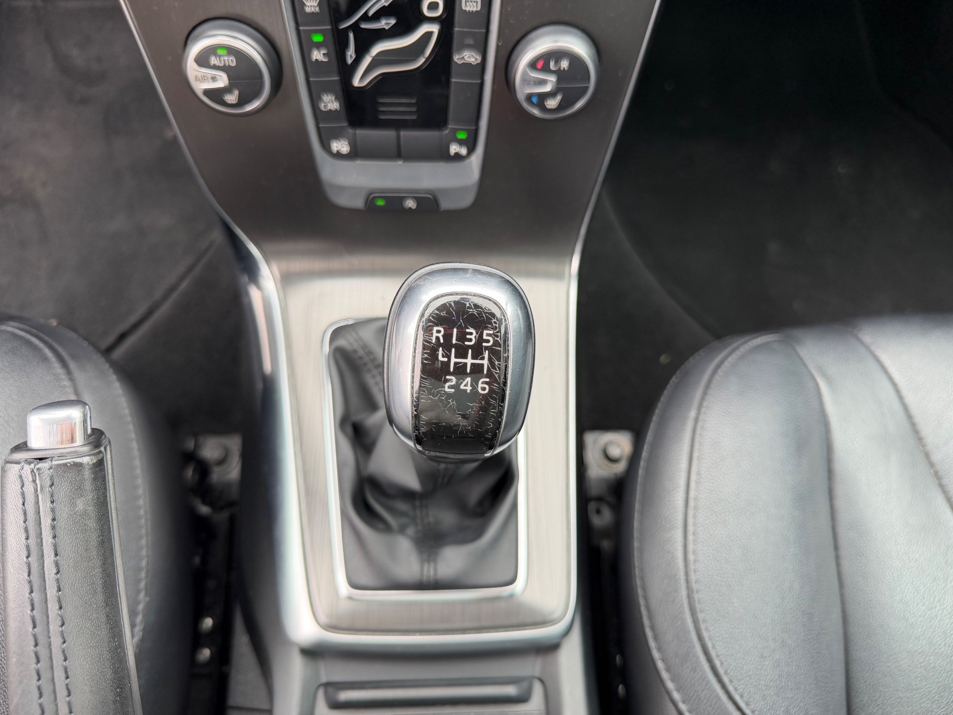 Volvo V40 1.6 122ch MOMENTUM