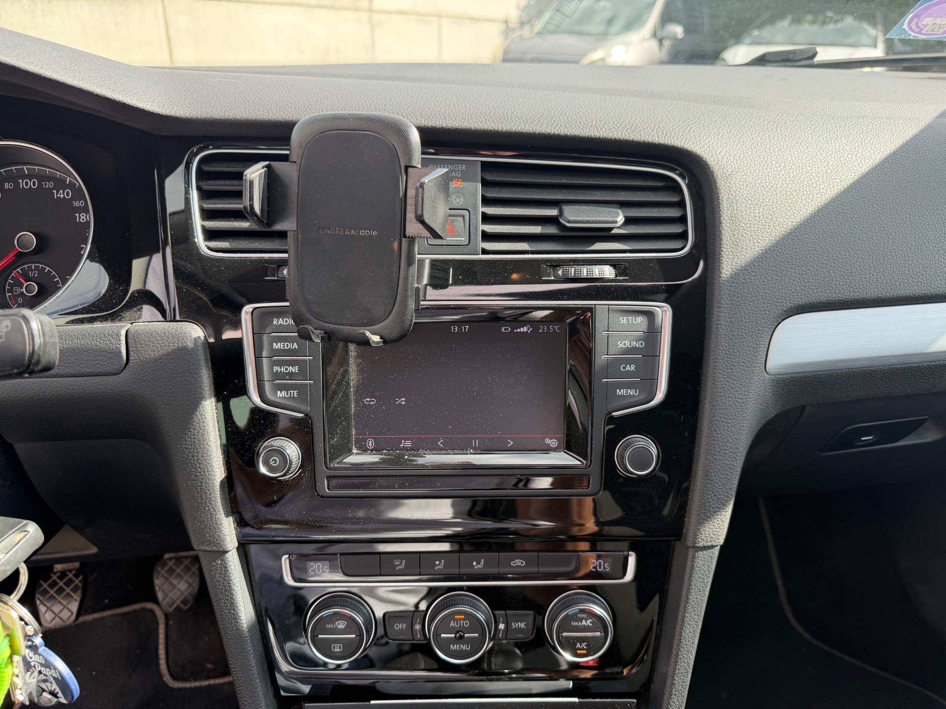 Volkswagen Golf 1.2 TSI 105ch CUP 4 pneus neige sur jantes