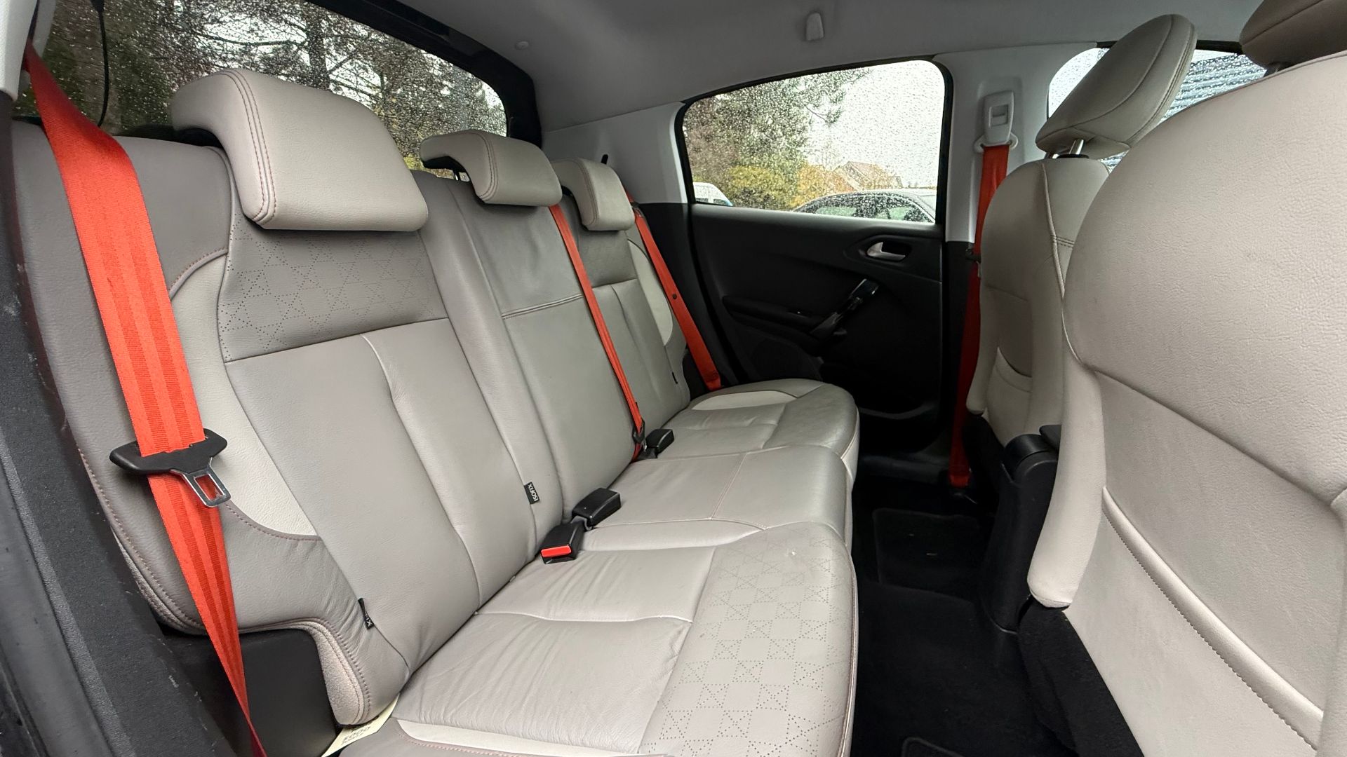 Peugeot 208 1.2 puretech Allure
