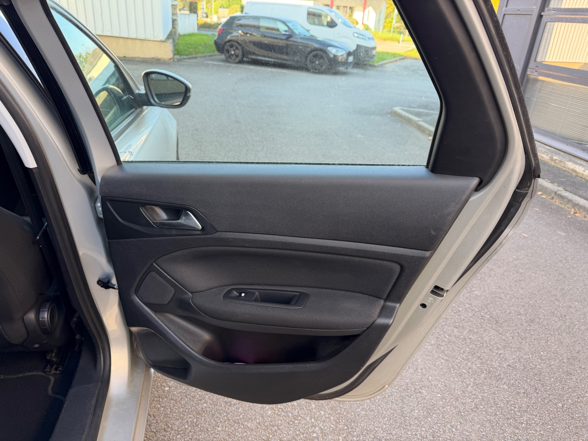 Peugeot 308 SW 2.0 BlueHDI 150ch “Allure Business”