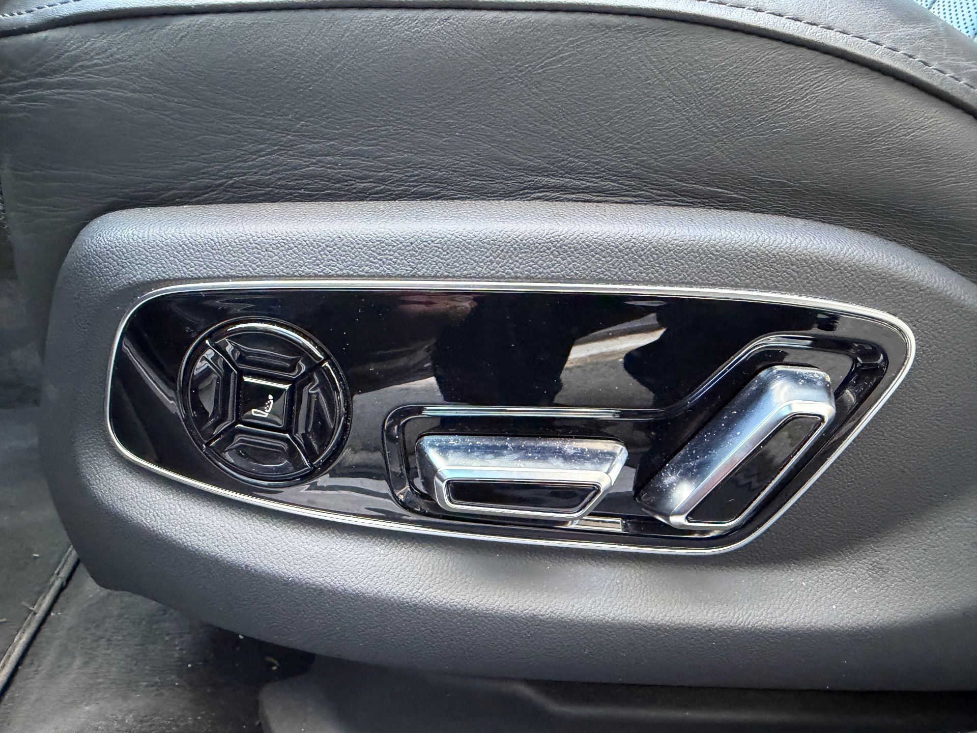 Audi A8 60 TFSI 462ch “Avus Extended”