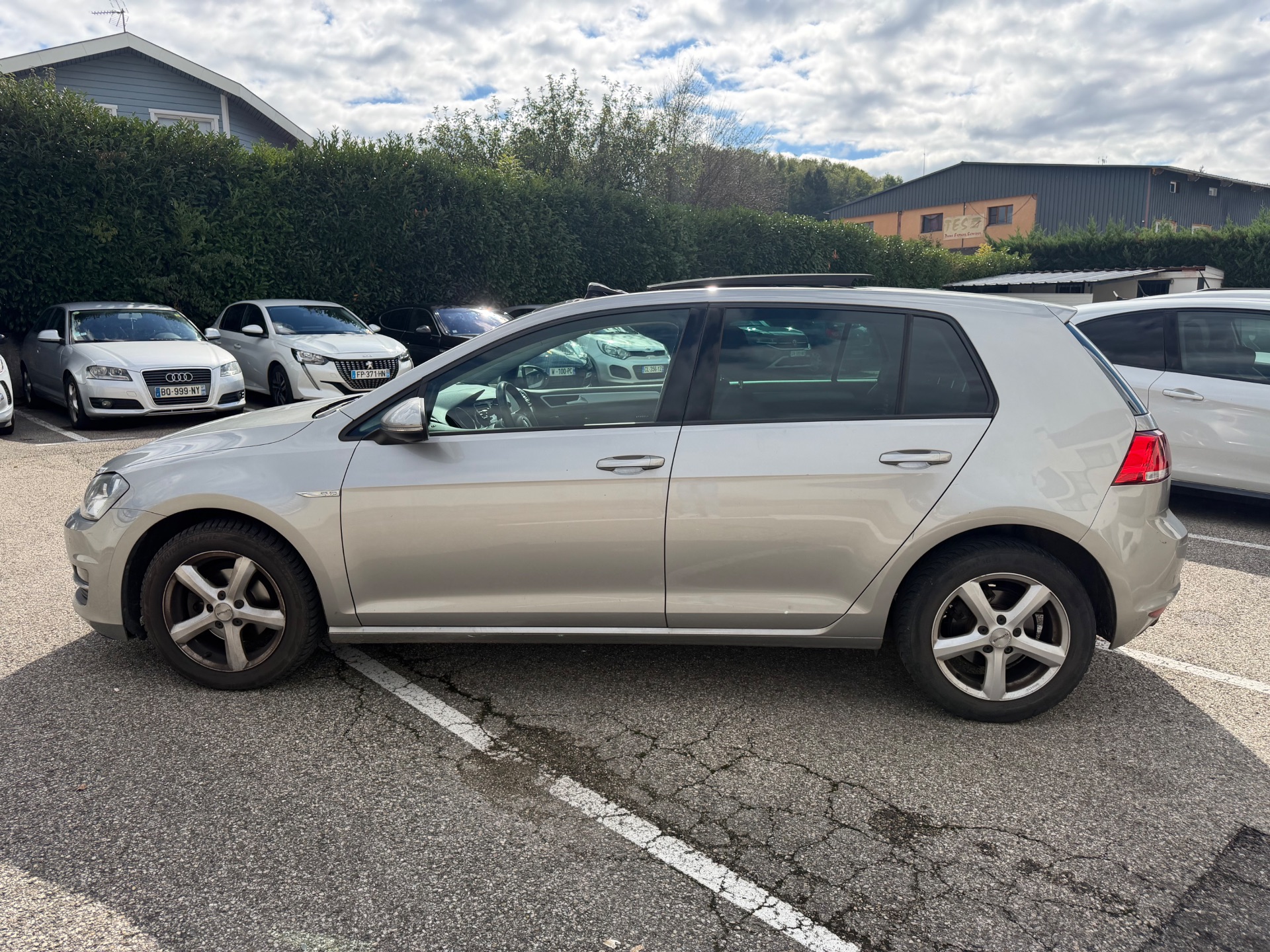 Volkswagen Golf 1.2 TSI 105ch CUP 4 pneus neige sur jantes