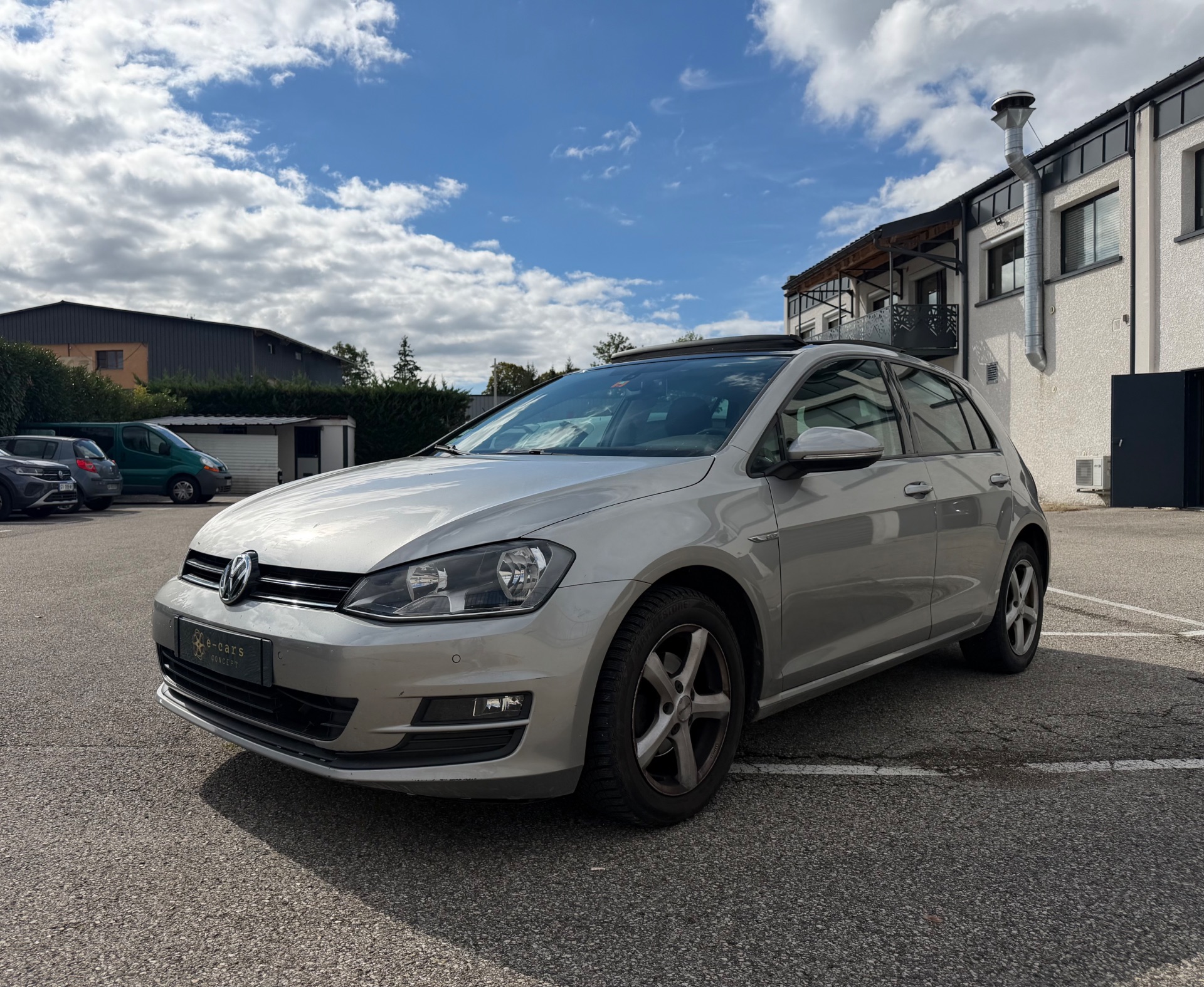 Volkswagen Golf 1.2 TSI 105ch CUP 4 pneus neige sur jantes