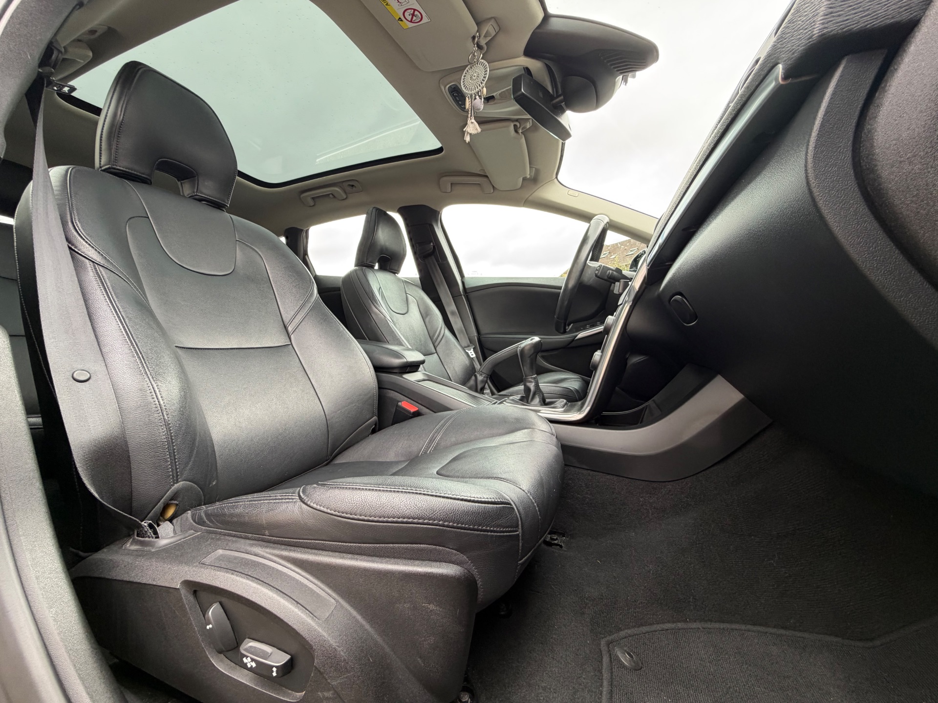 Volvo V40 1.6 122ch MOMENTUM