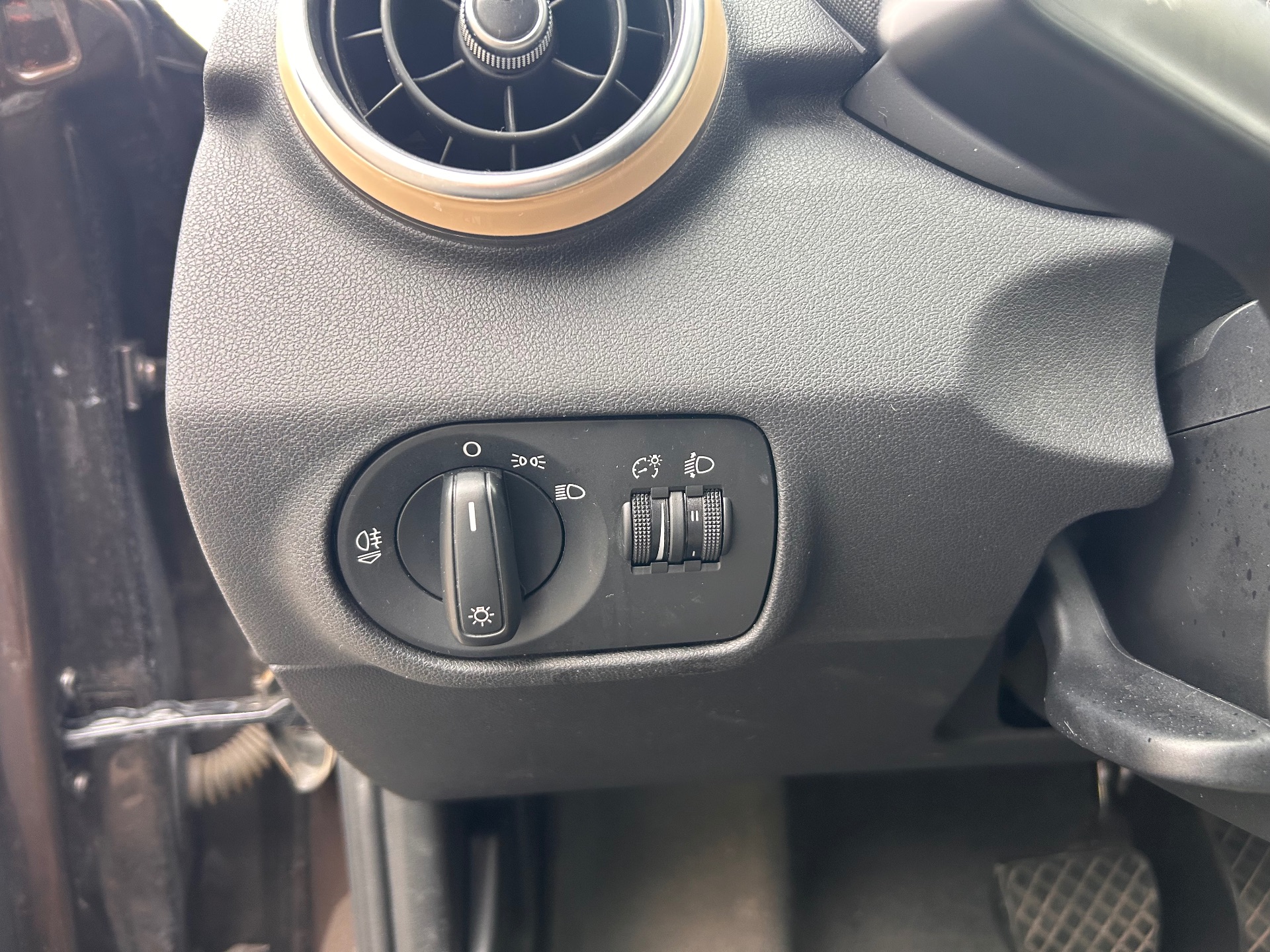 Audi A1 1.4 TFSI 122ch Ambition