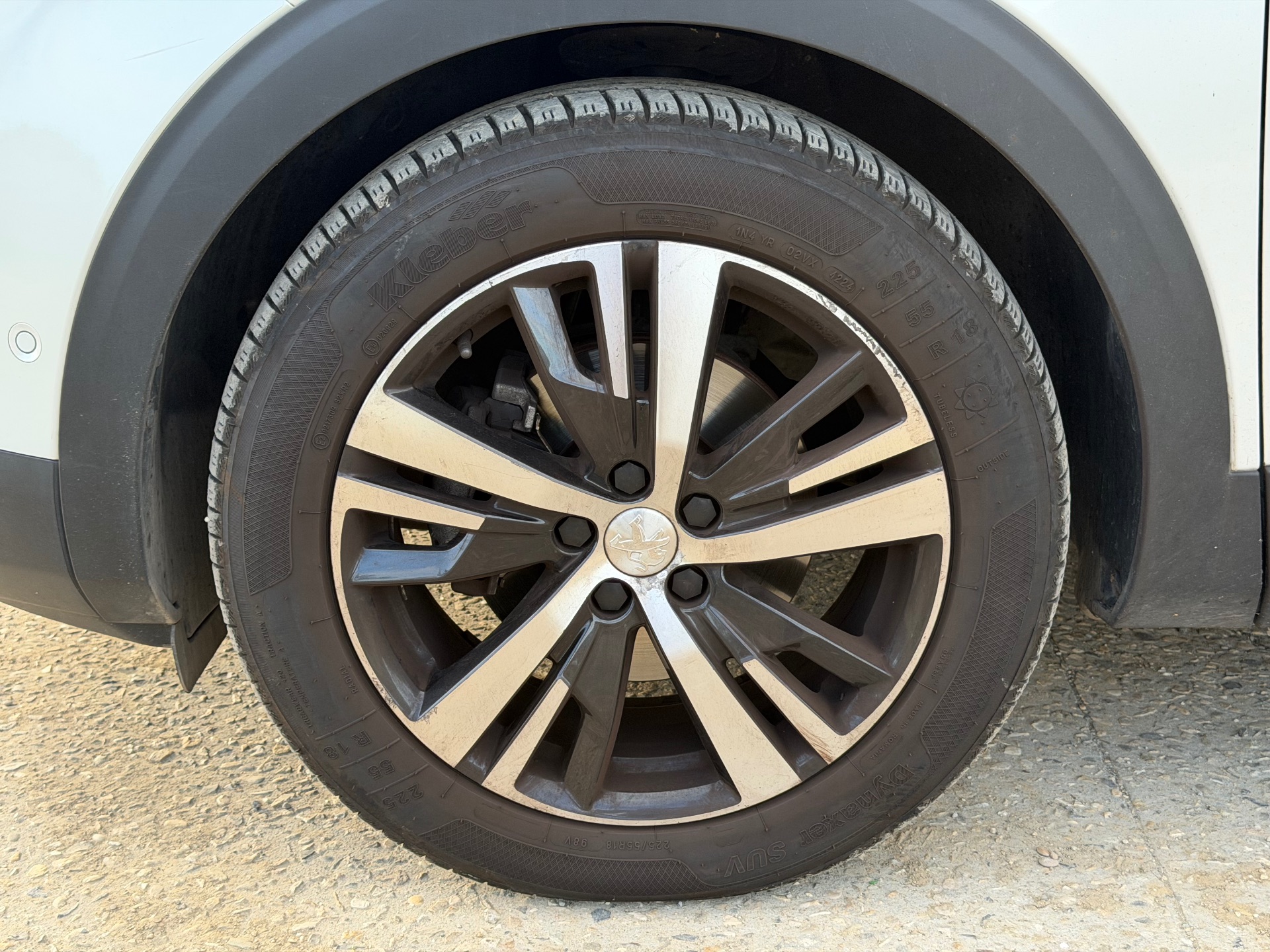 PEUGEOT 3008 1.2 puretech 130ch Allure