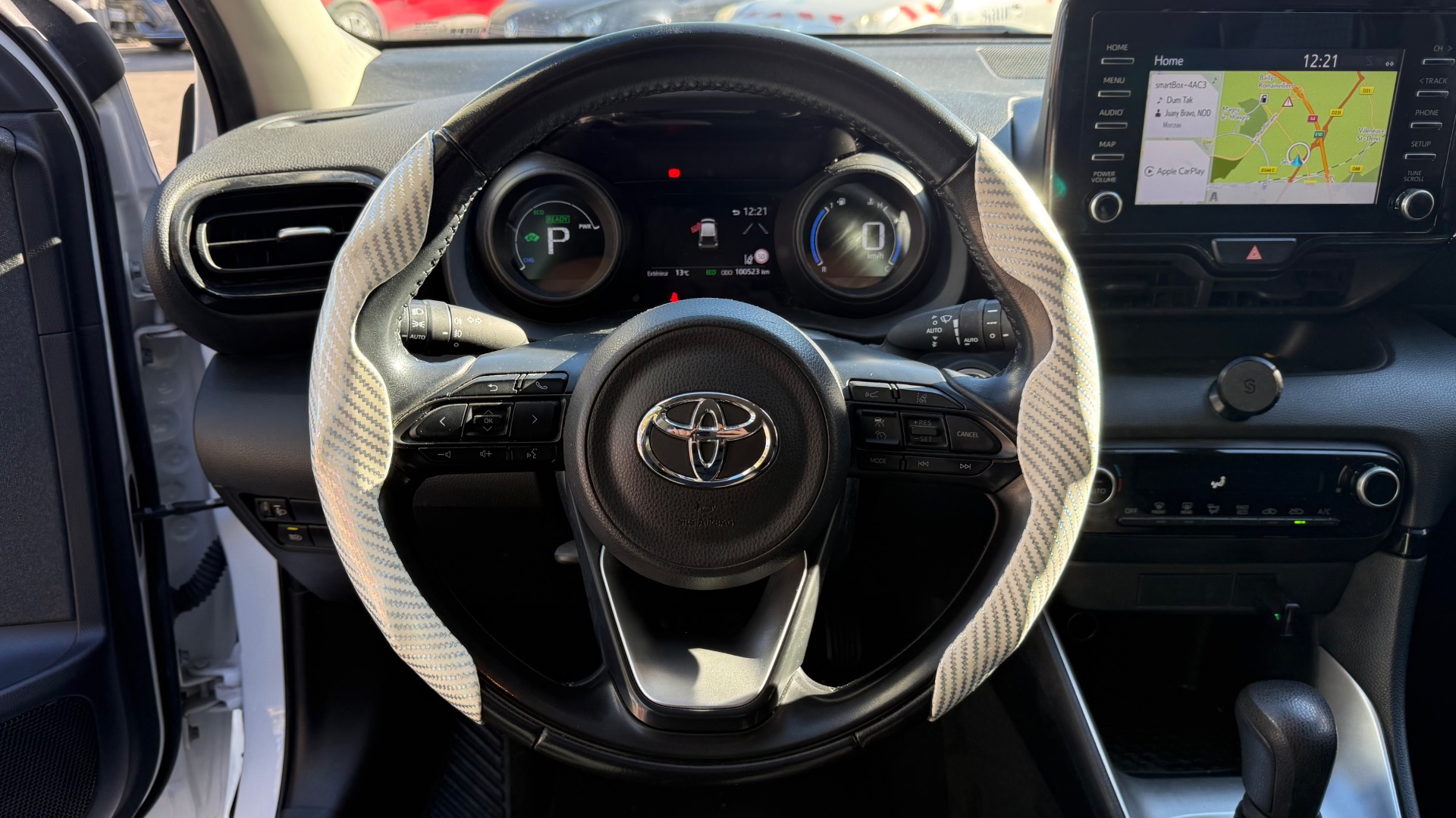 Toyota Yaris hybrid 136ch Design