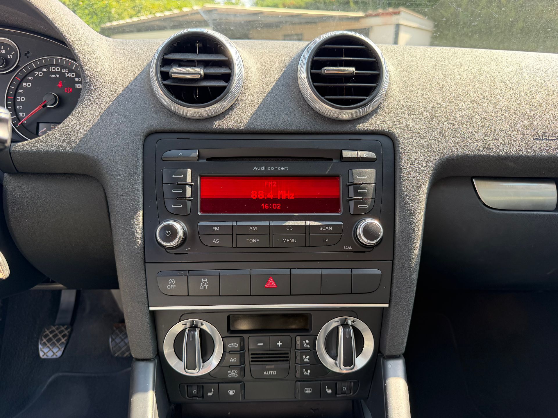Audi A3 1.6 tdi 105ch AMBITION