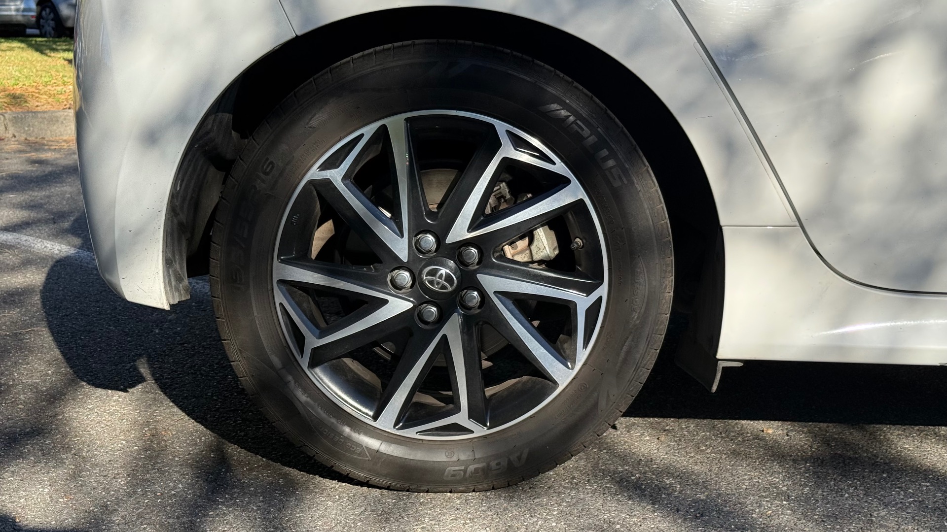 Toyota Yaris hybrid 136ch Design
