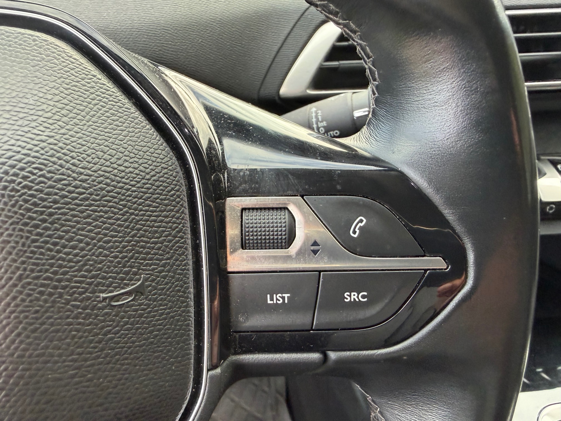 PEUGEOT 3008 1.2 puretech 130ch Allure