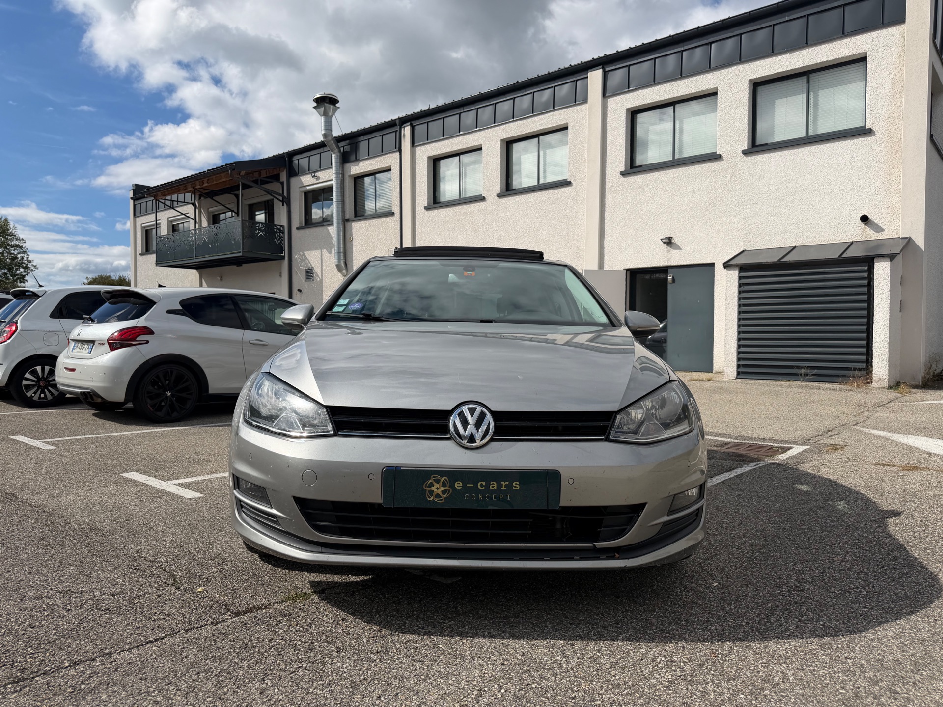 Volkswagen Golf 1.2 TSI 105ch CUP 4 pneus neige sur jantes
