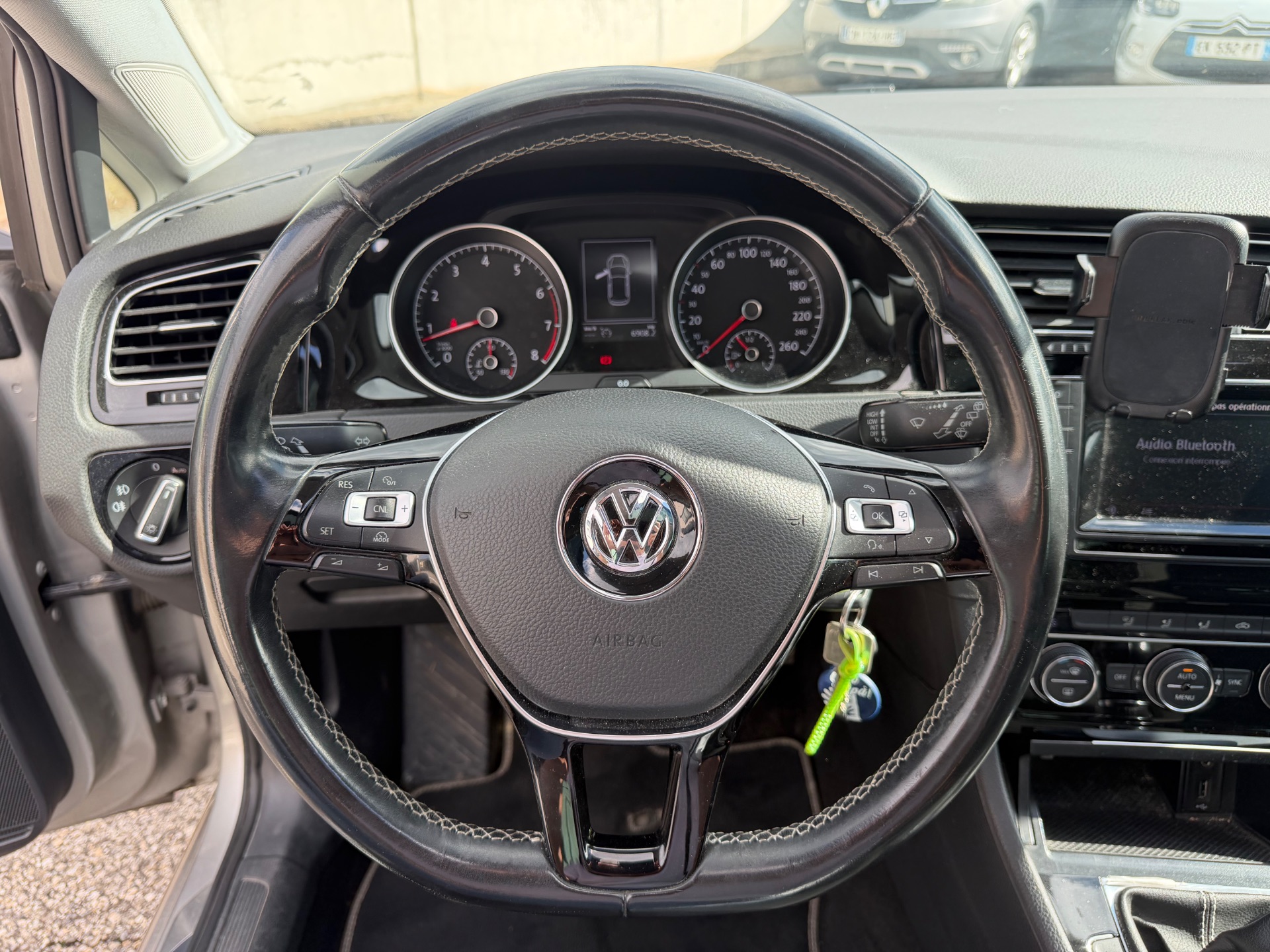 Volkswagen Golf 1.2 TSI 105ch CUP 4 pneus neige sur jantes