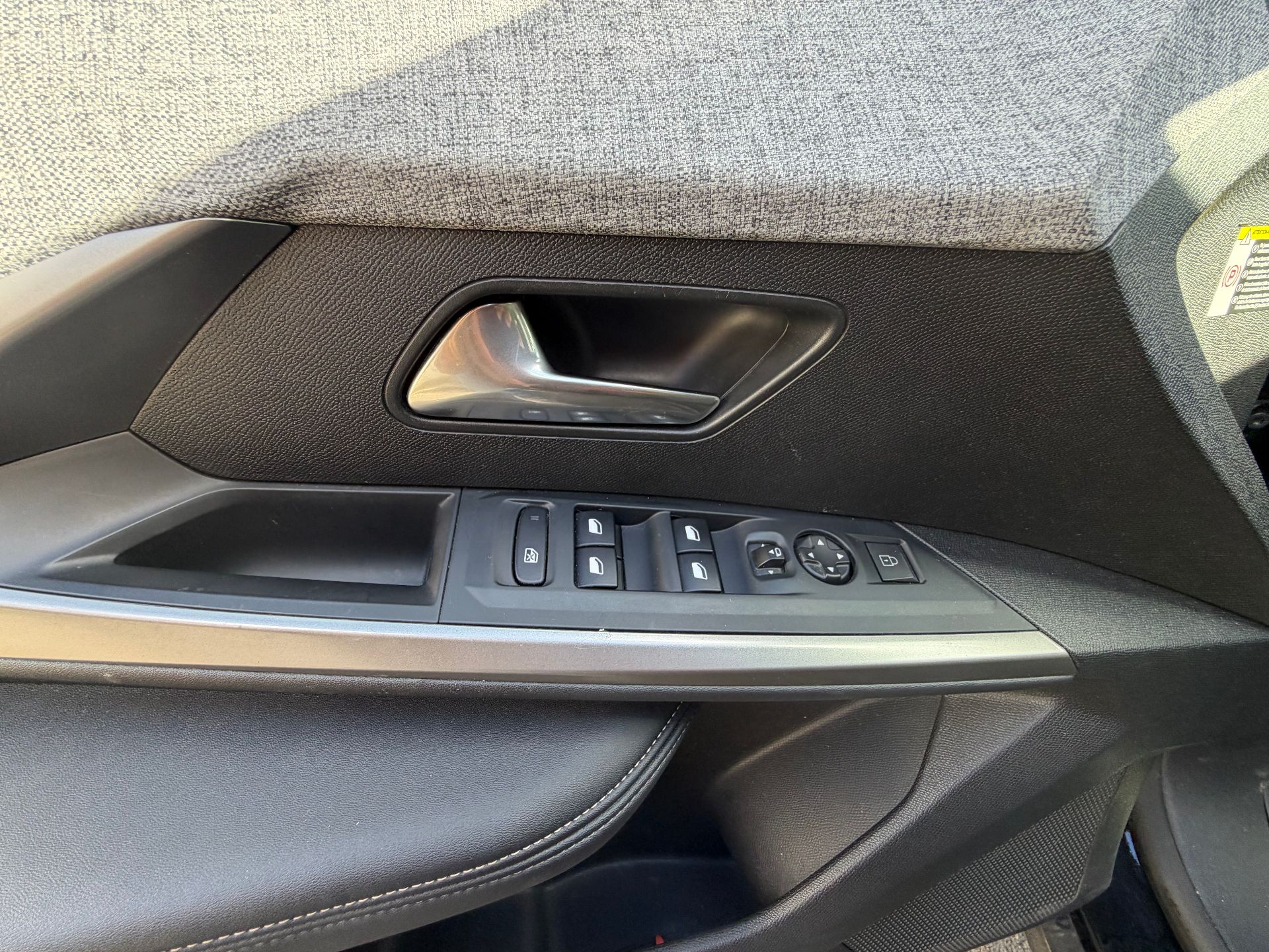 Peugeot 3008 1.2 136ch allure