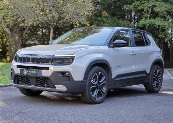 JEEP AVENGER – 1.2 Turbo e-Hybrid 110 ch Boîte automatique e-DCS6 Finition SUMMIT