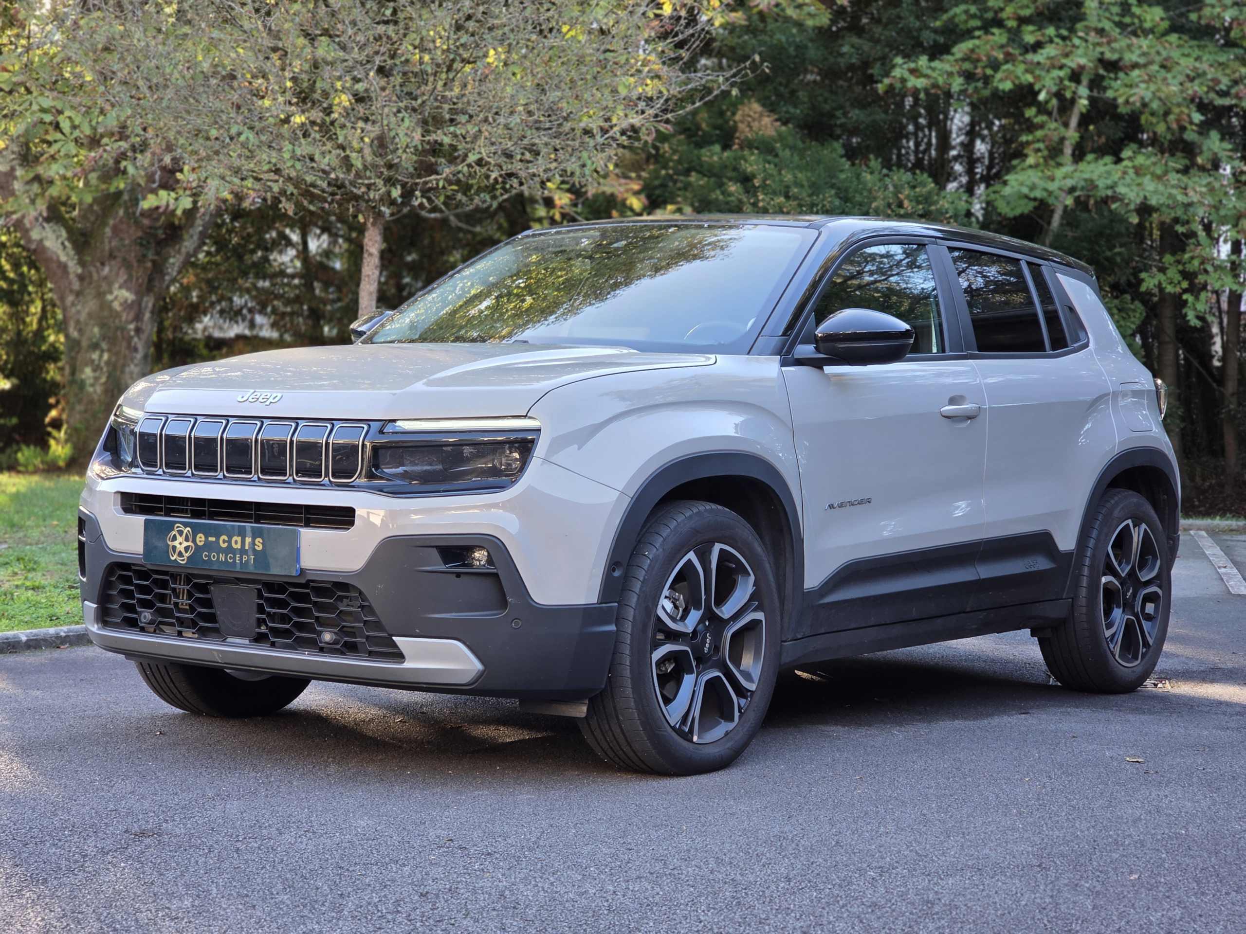 JEEP AVENGER – 1.2 Turbo e-Hybrid 110 ch Boîte automatique e-DCS6 Finition SUMMIT