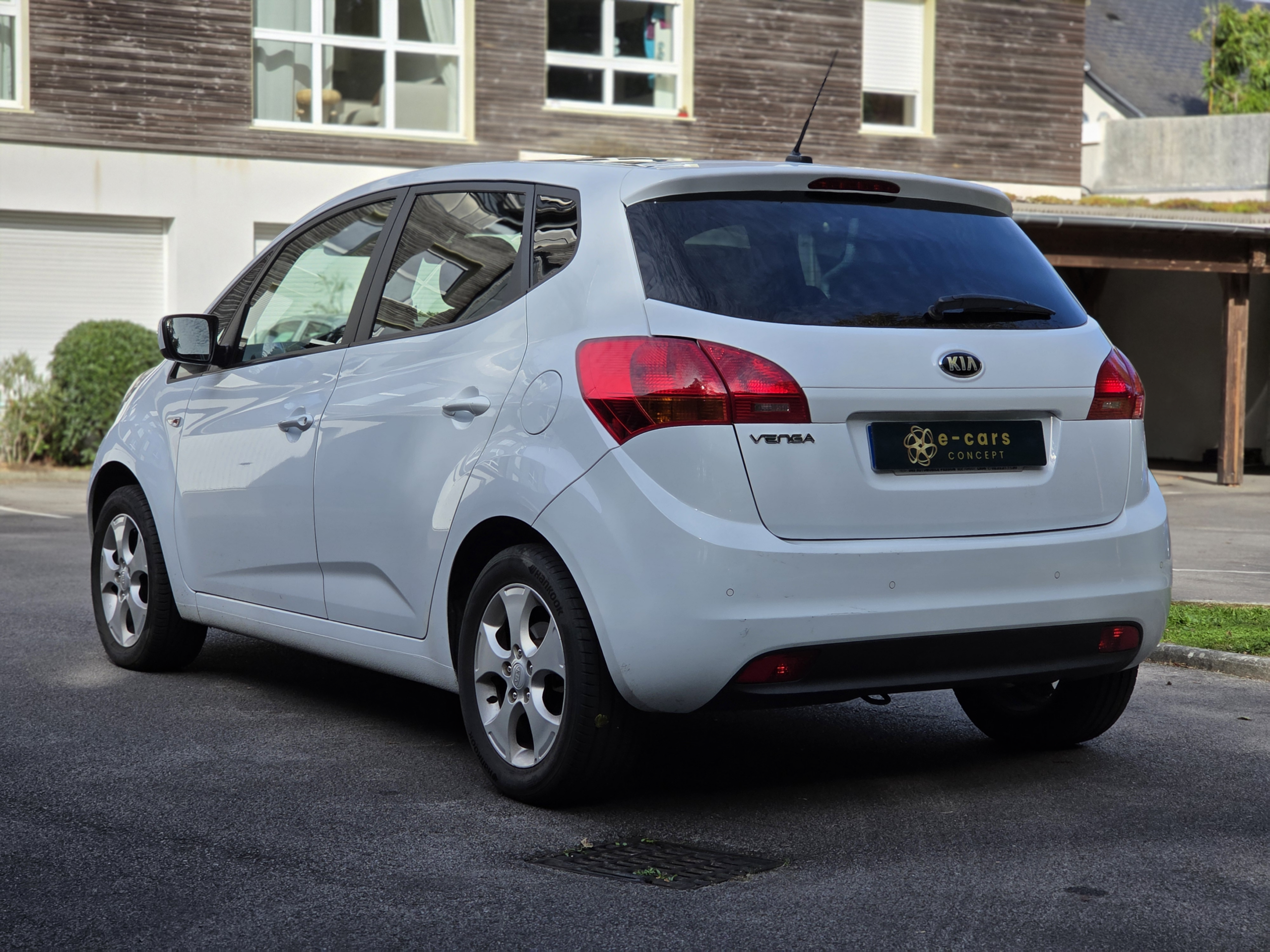 KIA VENGA – 1.4 CVVT 90ch BVM5 Finition URBAN CHIC