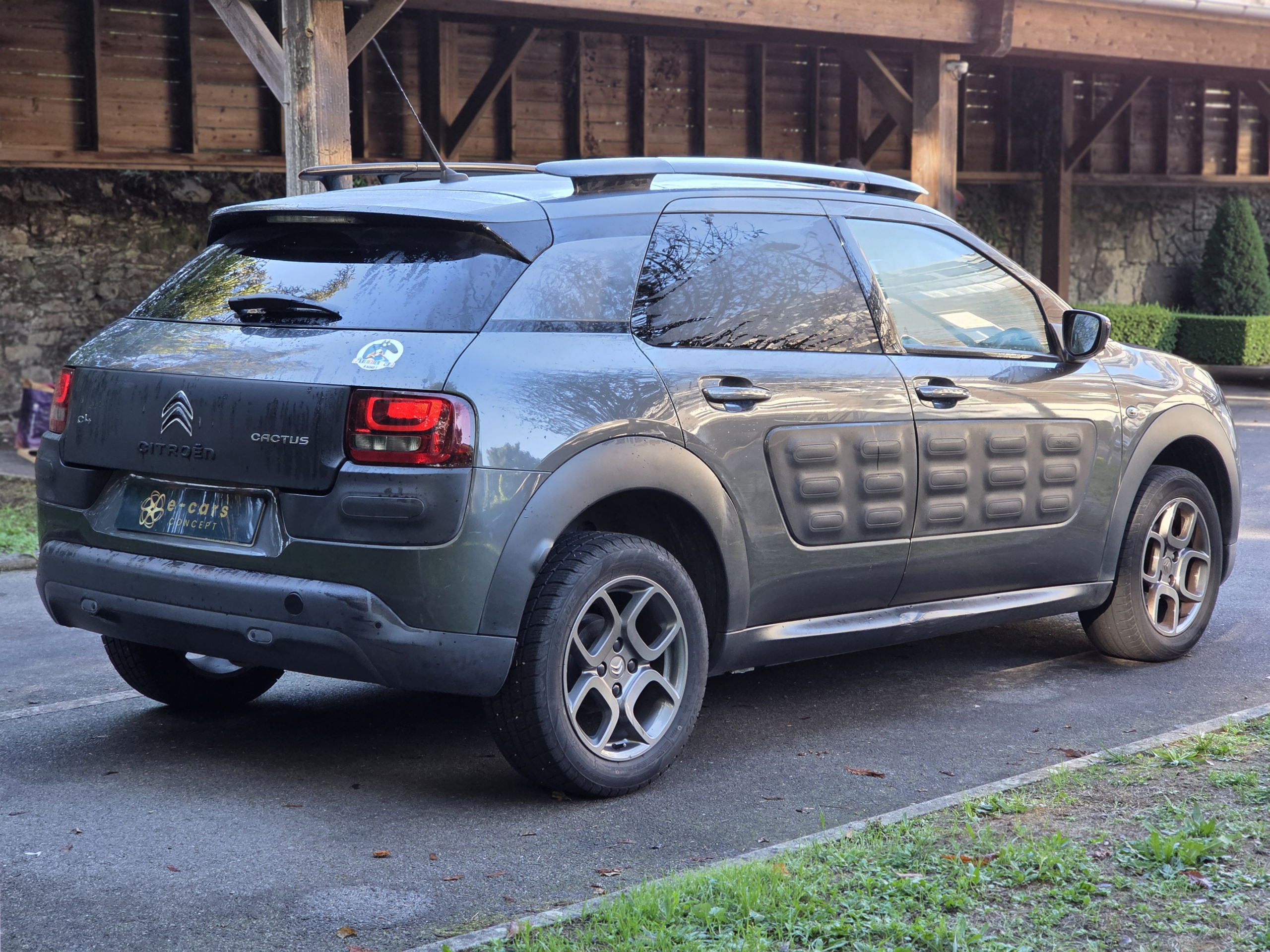 CITROËN C4 CACTUS – 1.2 PureTech 82ch BVM5 Finition SHINE