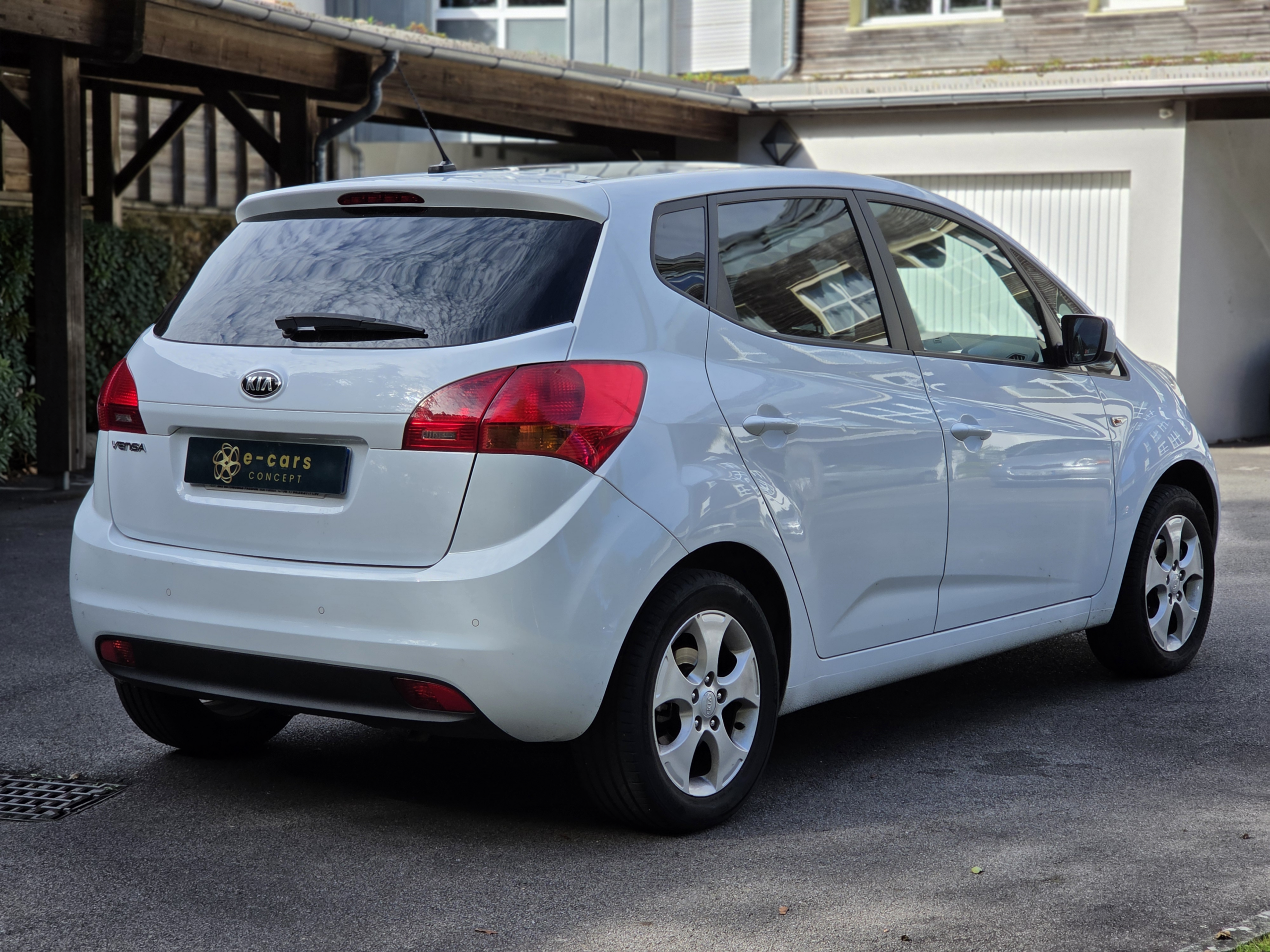 KIA VENGA – 1.4 CVVT 90ch BVM5 Finition URBAN CHIC