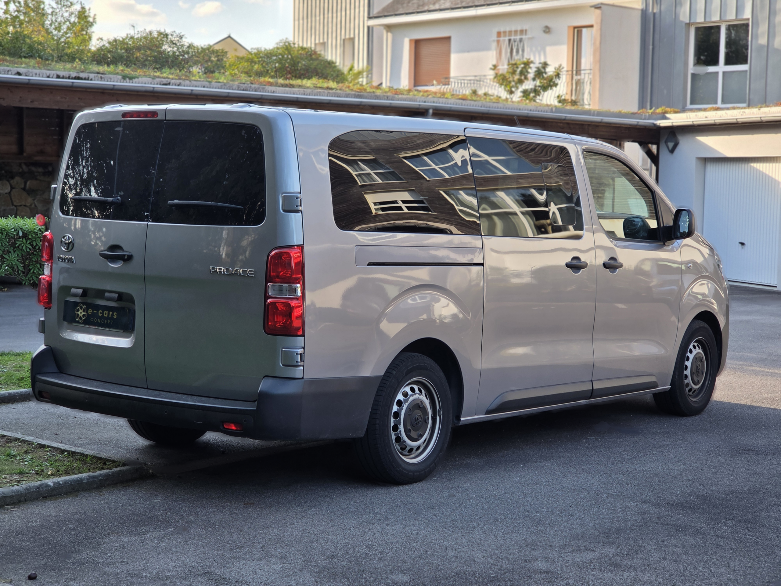 TOYOTA PROACE LONG – 2.0 D-4D 144ch BVM6 Finition DYNAMIC