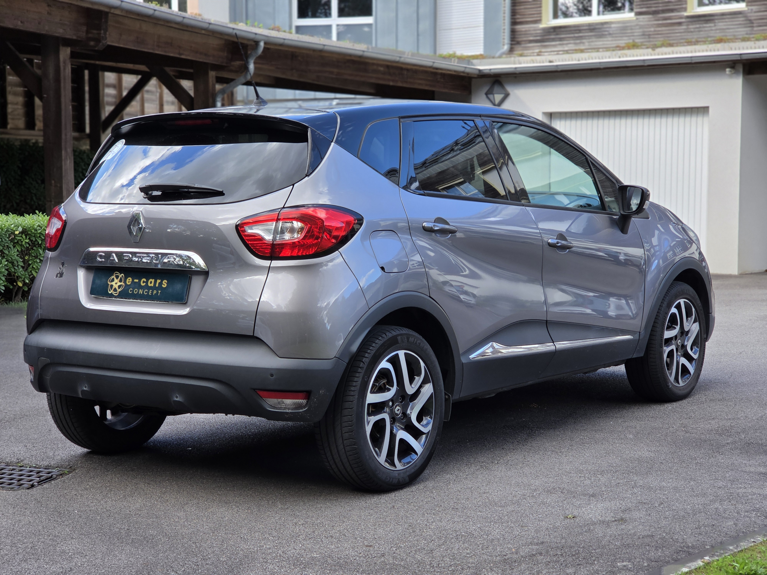 RENAULT CAPTUR – 1.2 TCe 120ch EDC6 Finition INTENS