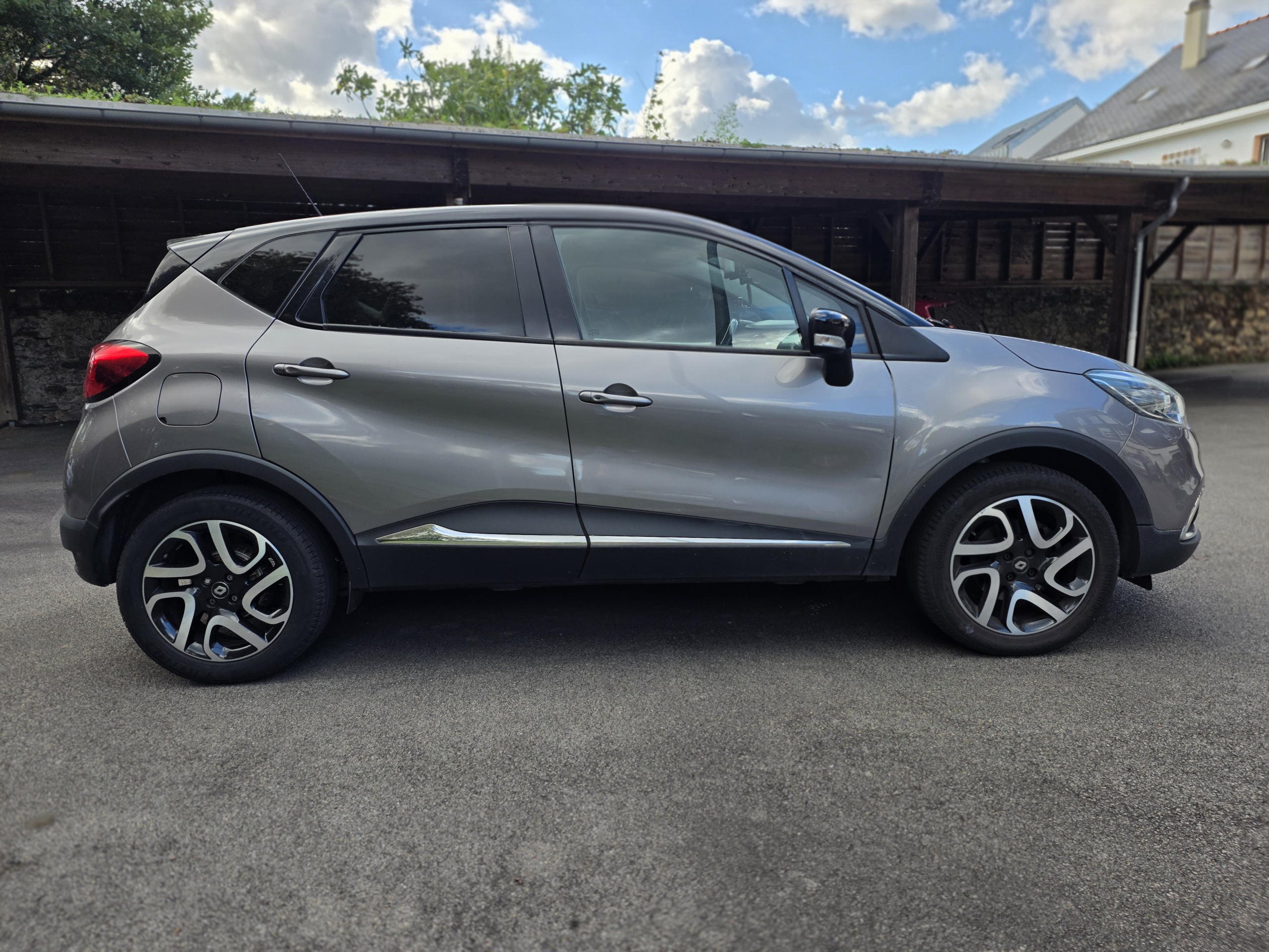 RENAULT CAPTUR – 1.2 TCe 120ch EDC6 Finition INTENS