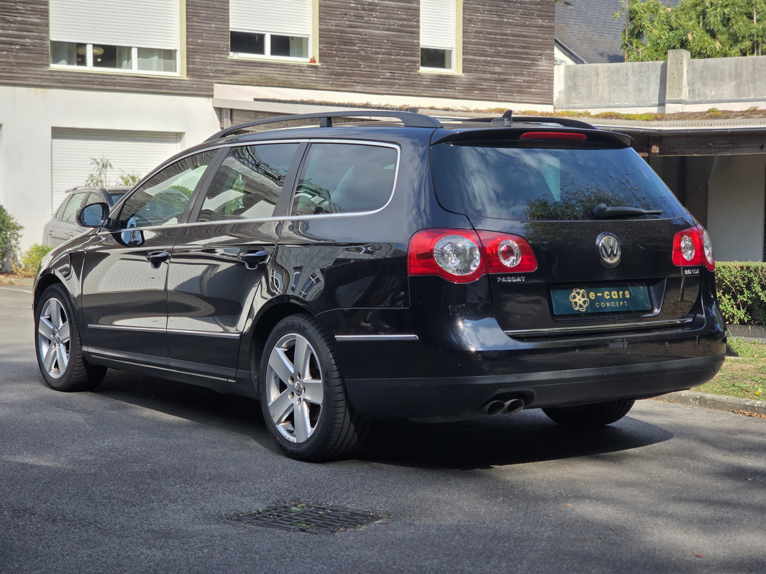 VOLKSWAGEN PASSAT SW – 2.0 TDI 140ch BVM6 Finition EMBASSY II