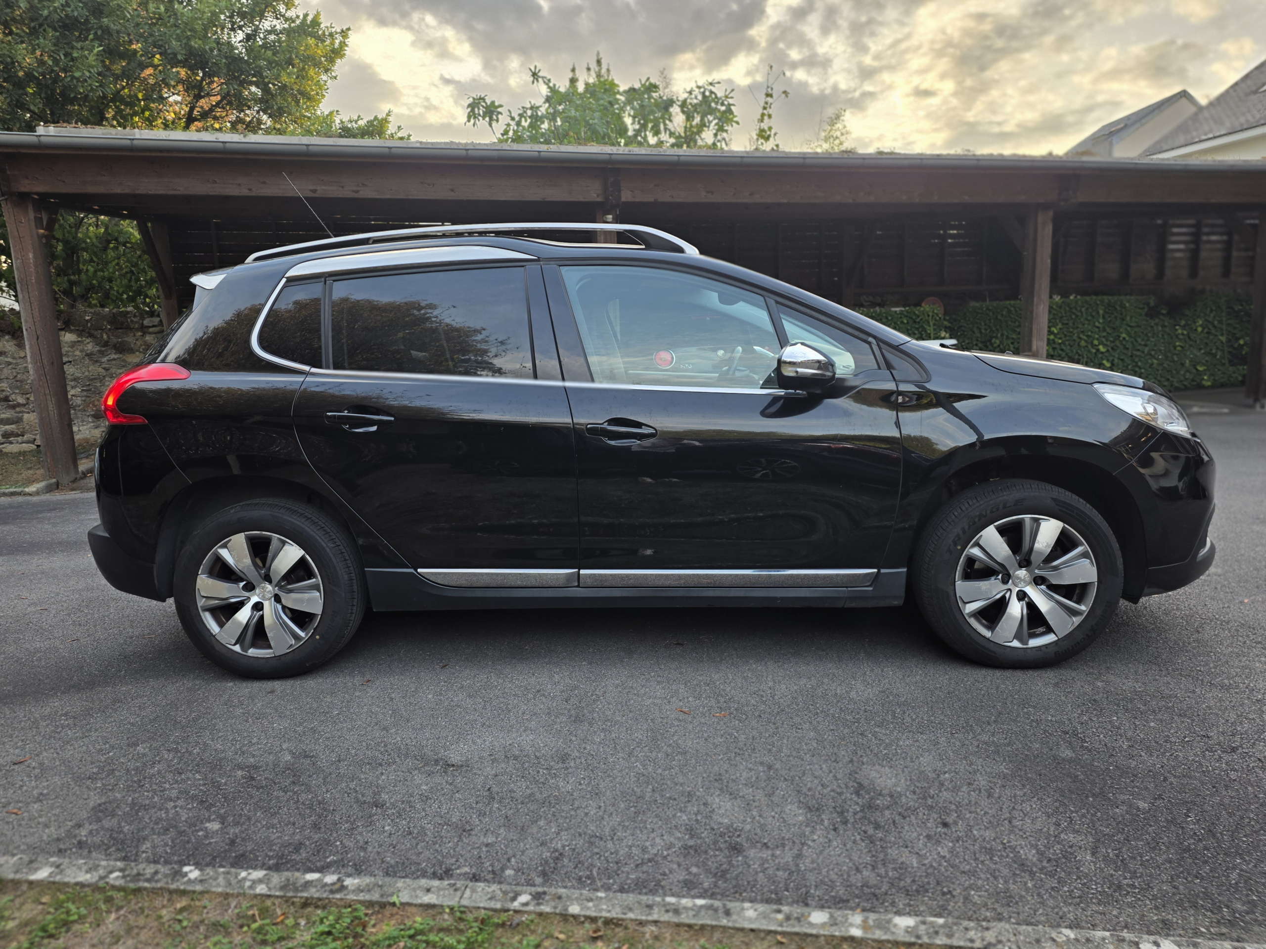PEUGEOT 2008 – 1.2 PureTech 110ch EAT6 Finition ALLURE