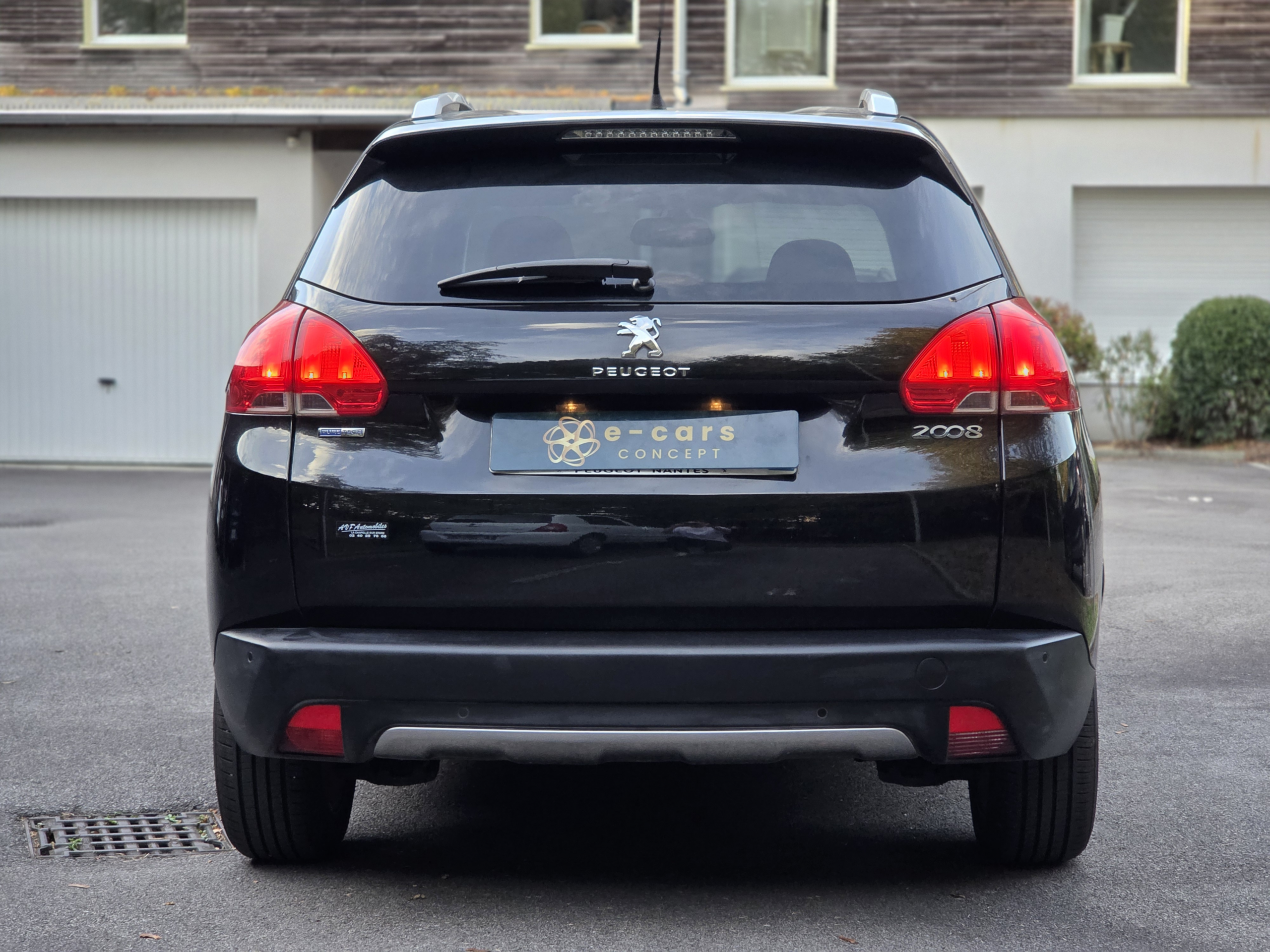 PEUGEOT 2008 – 1.2 PureTech 110ch EAT6 Finition ALLURE