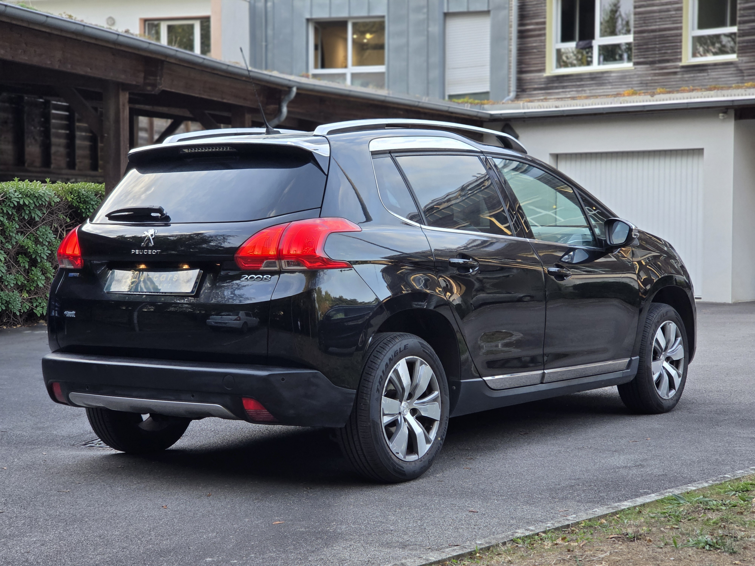 PEUGEOT 2008 – 1.2 PureTech 110ch EAT6 Finition ALLURE