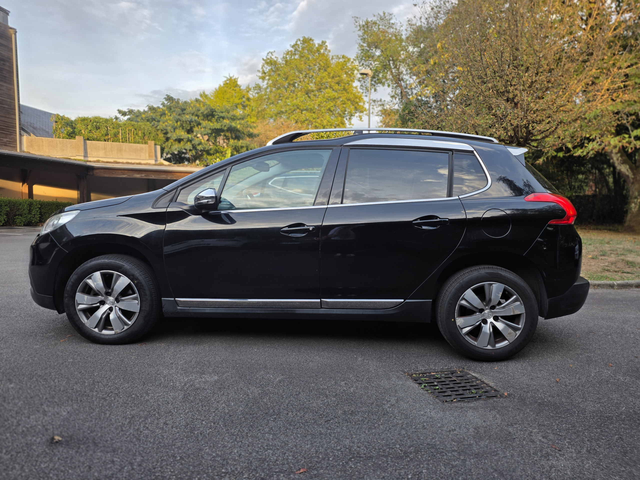PEUGEOT 2008 – 1.2 PureTech 110ch EAT6 Finition ALLURE